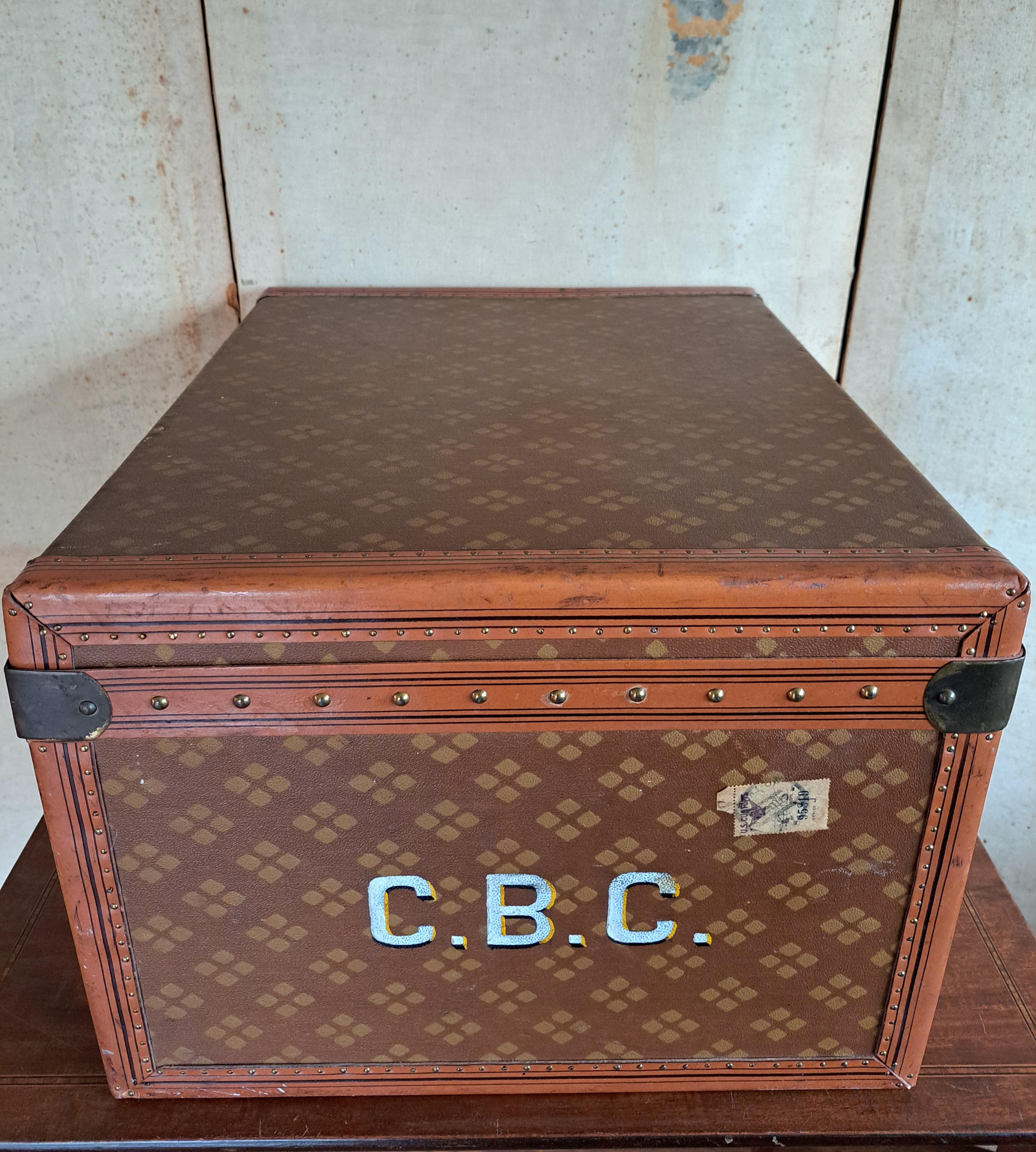 Vintage French Aux Etats Unis Travel Trunk For Sale 6