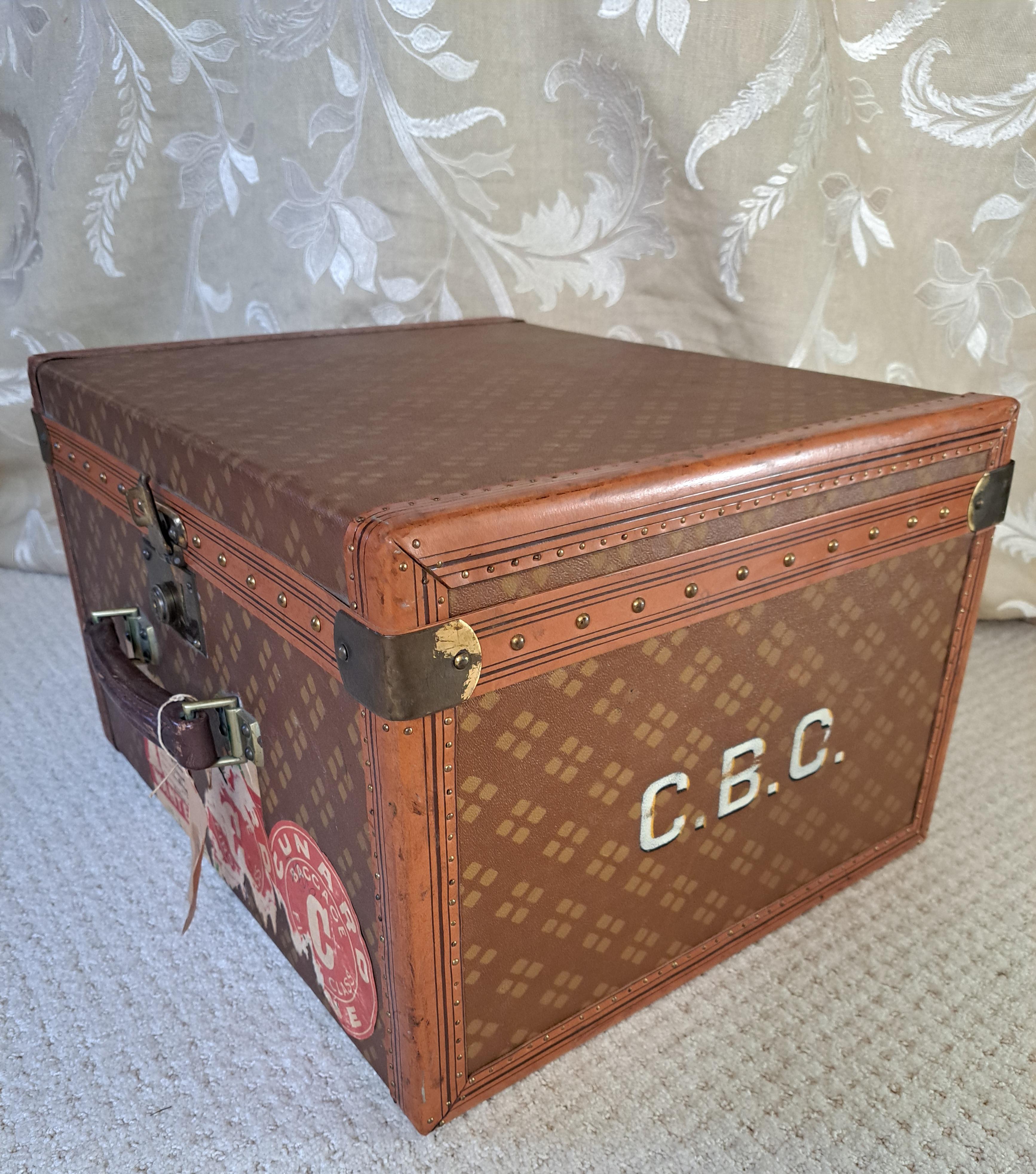 Vintage French Aux Etats Unis Travel Trunk

20th century vintage French travel trunk made by Aux Etats Unis. Aux Etats Unis was a competitor of Louis Vuitton and other well known trunk makers of the time.  This piece is covered in a patterned