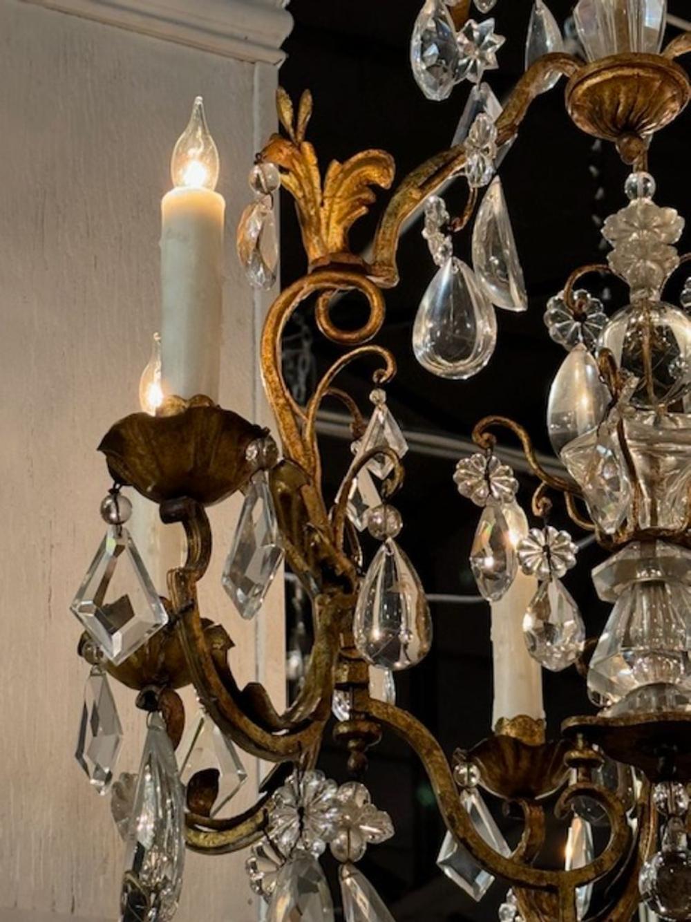 Metallo Lampadario francese d'epoca in tole e cristalli Bagues in vendita