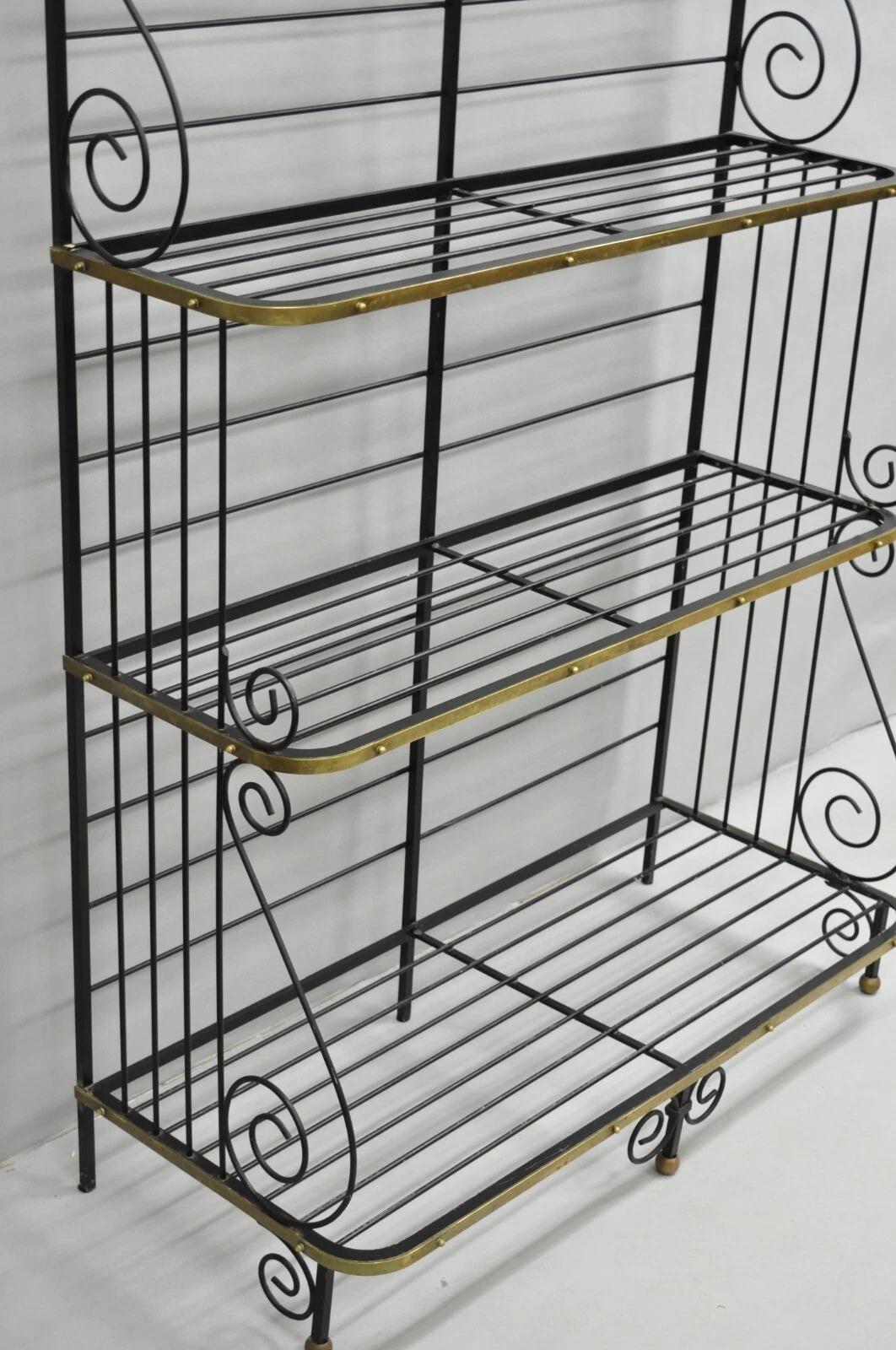 Sconosciuto Scaffale da panettiere francese d'epoca a 3 piani in ferro battuto e ottone in vendita