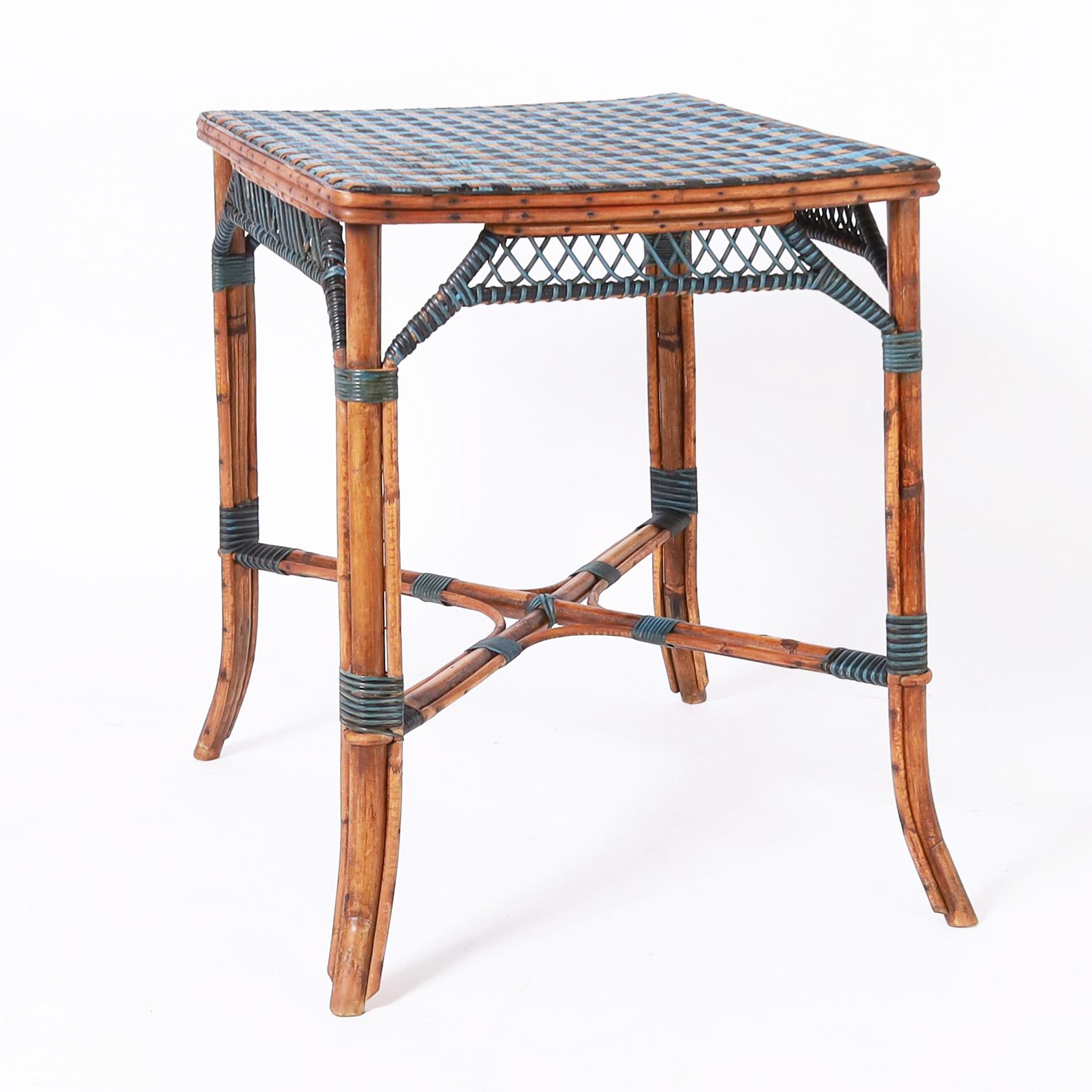 Mid-Century Modern Table de bistrot française vintage en bambou et rotin en vente