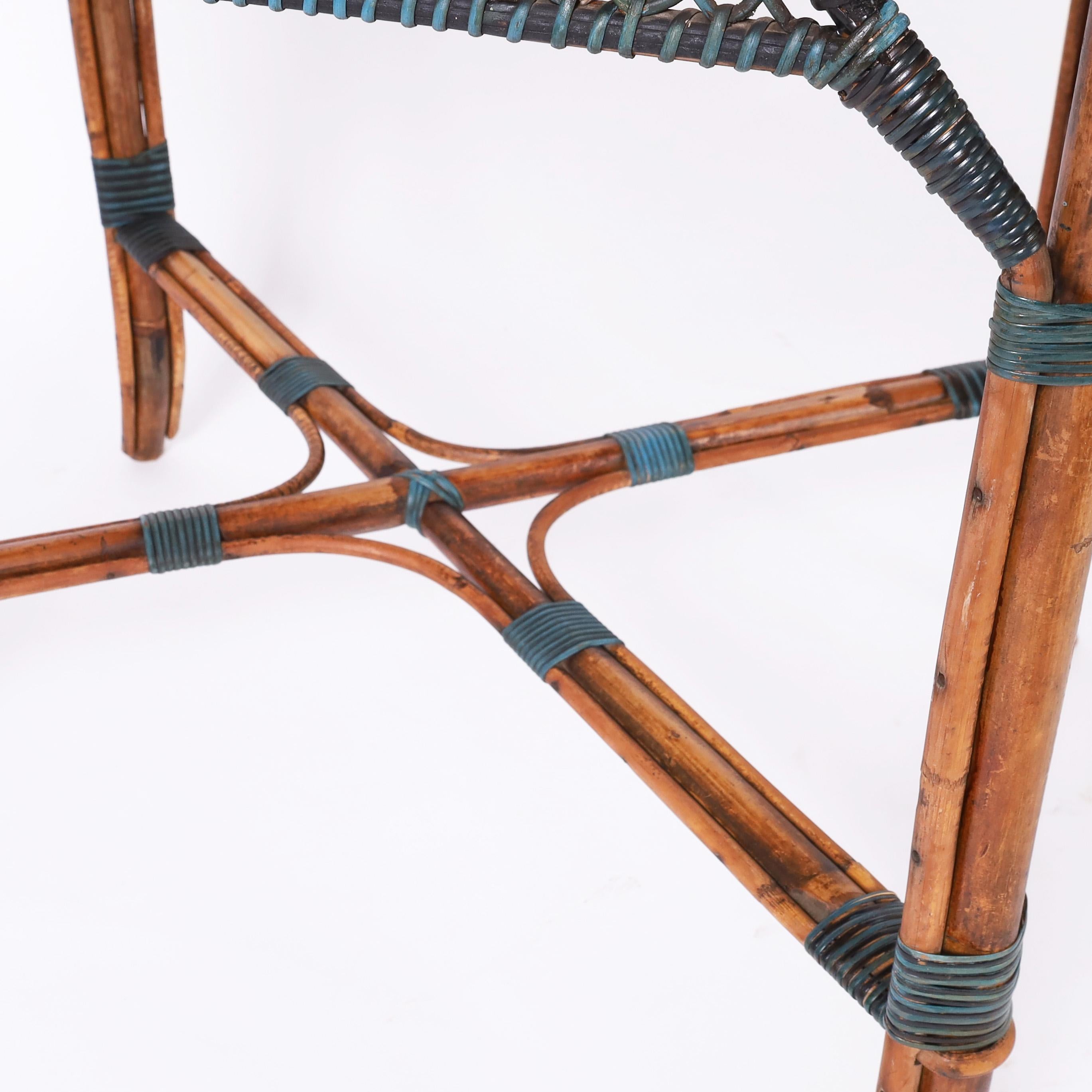 Bambou Table de bistrot française vintage en bambou et rotin en vente