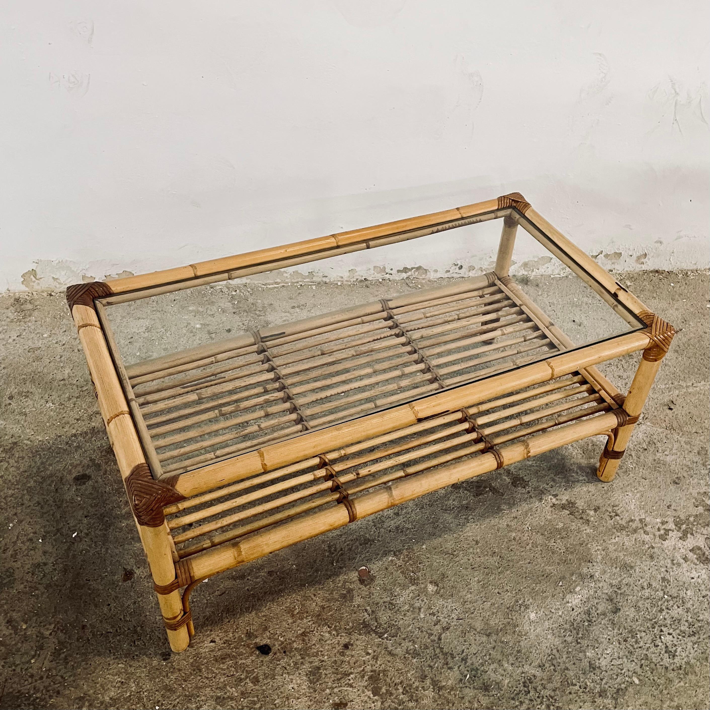 Vintage French Bamboo Coffee Table with Glass Top In Good Condition For Sale In PEGO, ES