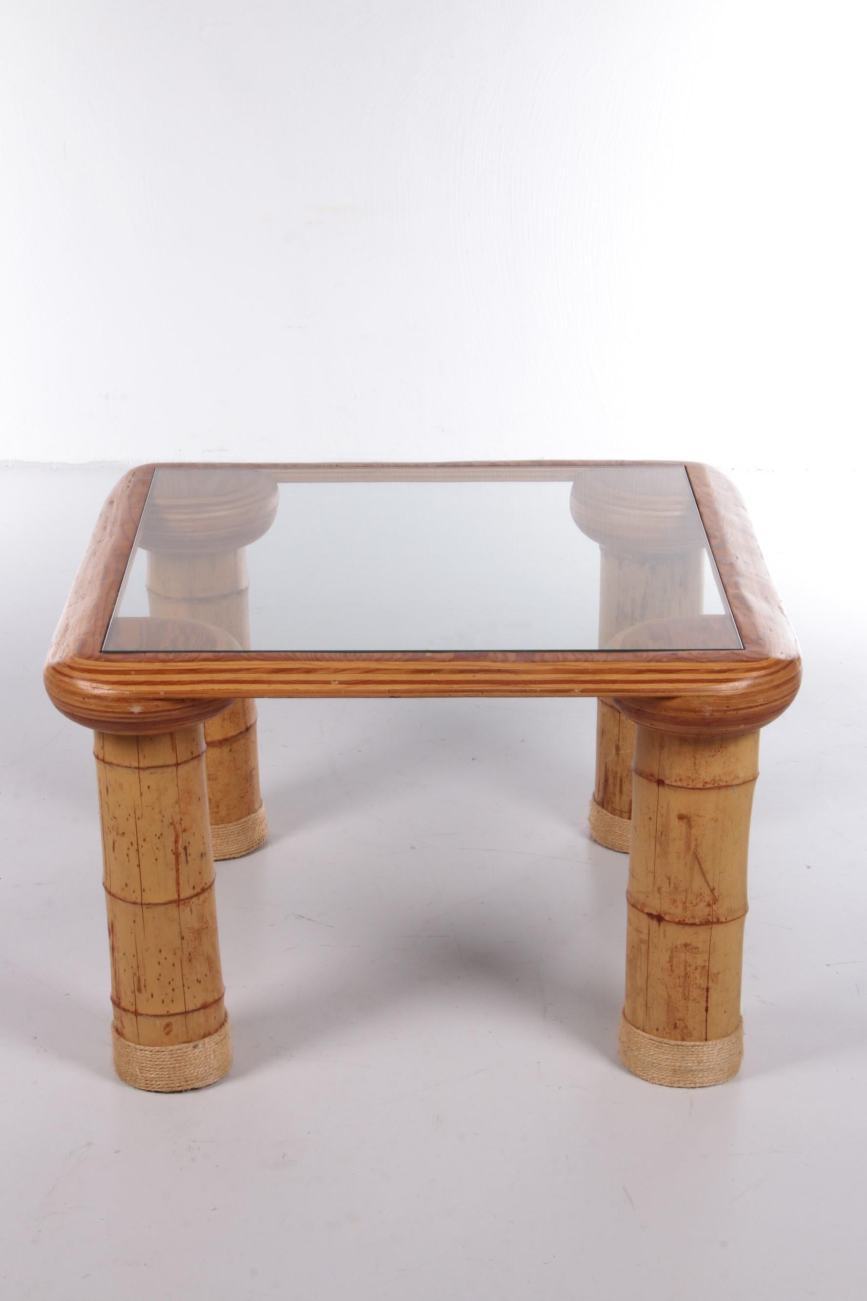 Fin du 20e siècle Table basse française vintage en bambou et verre, années 1970 en vente