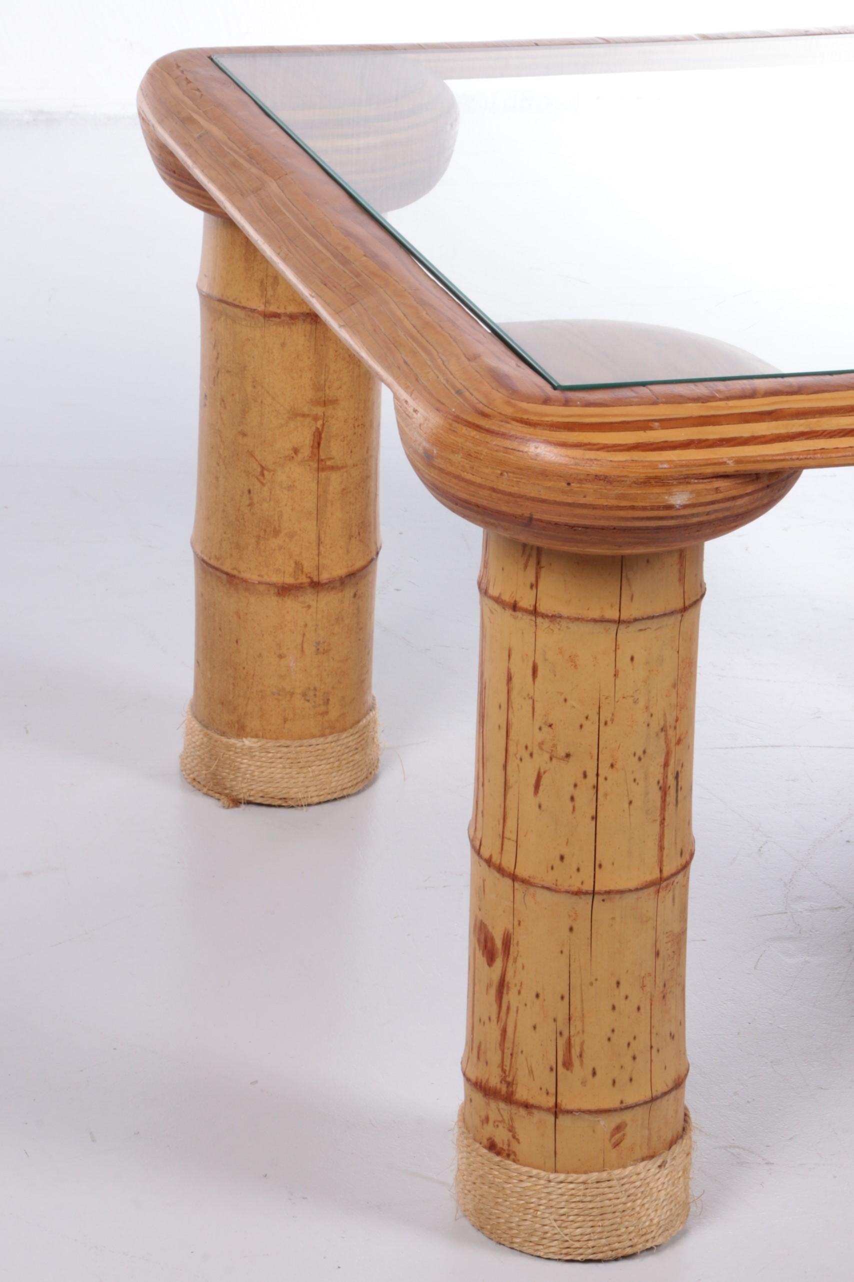 Bambou Table basse française vintage en bambou et verre, années 1970 en vente