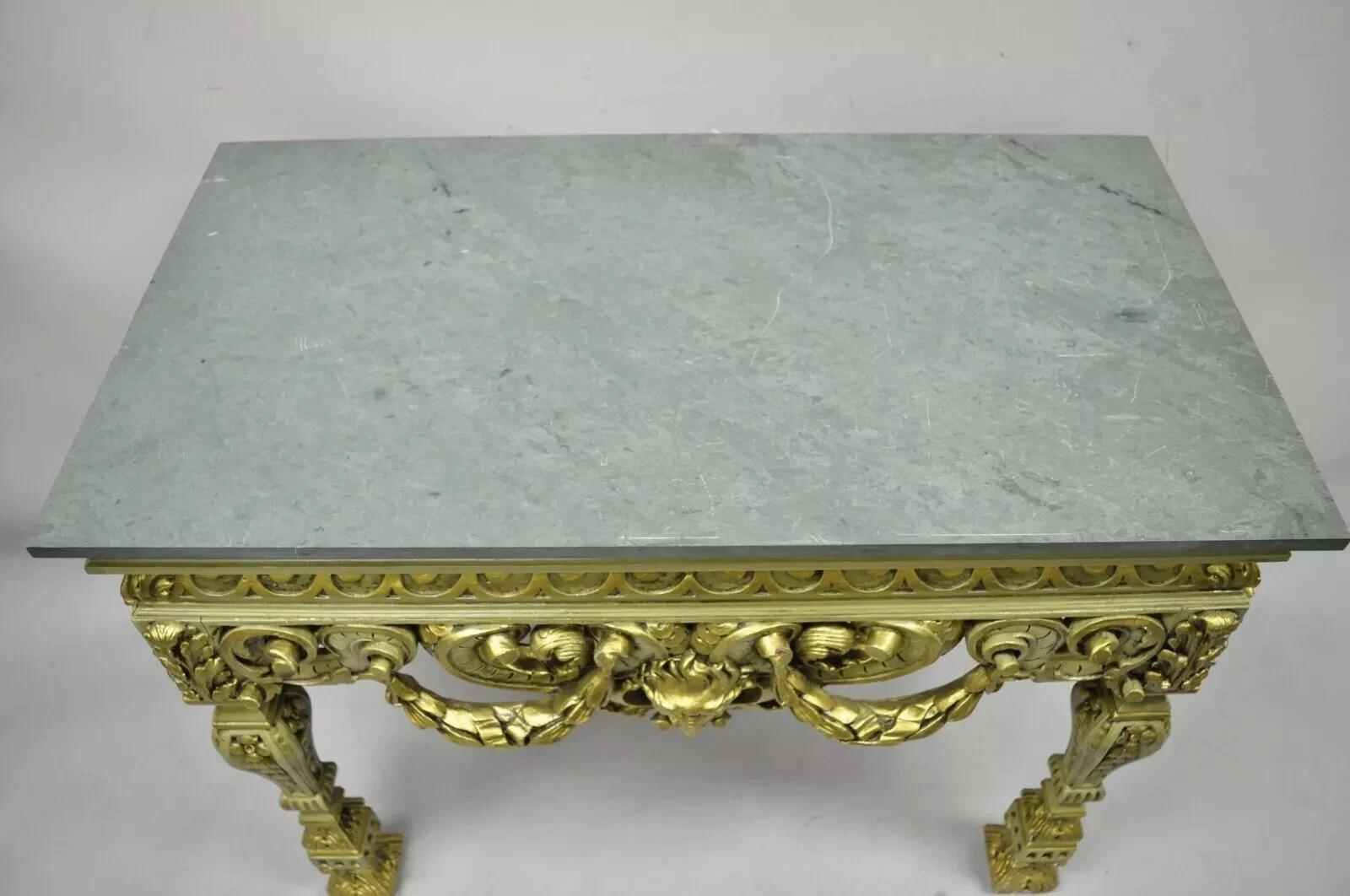 Sconosciuto Tavolo da console barocco francese d'epoca in Greene & Greene & Greene dorato con figure intagliate e piano in ardesia in vendita