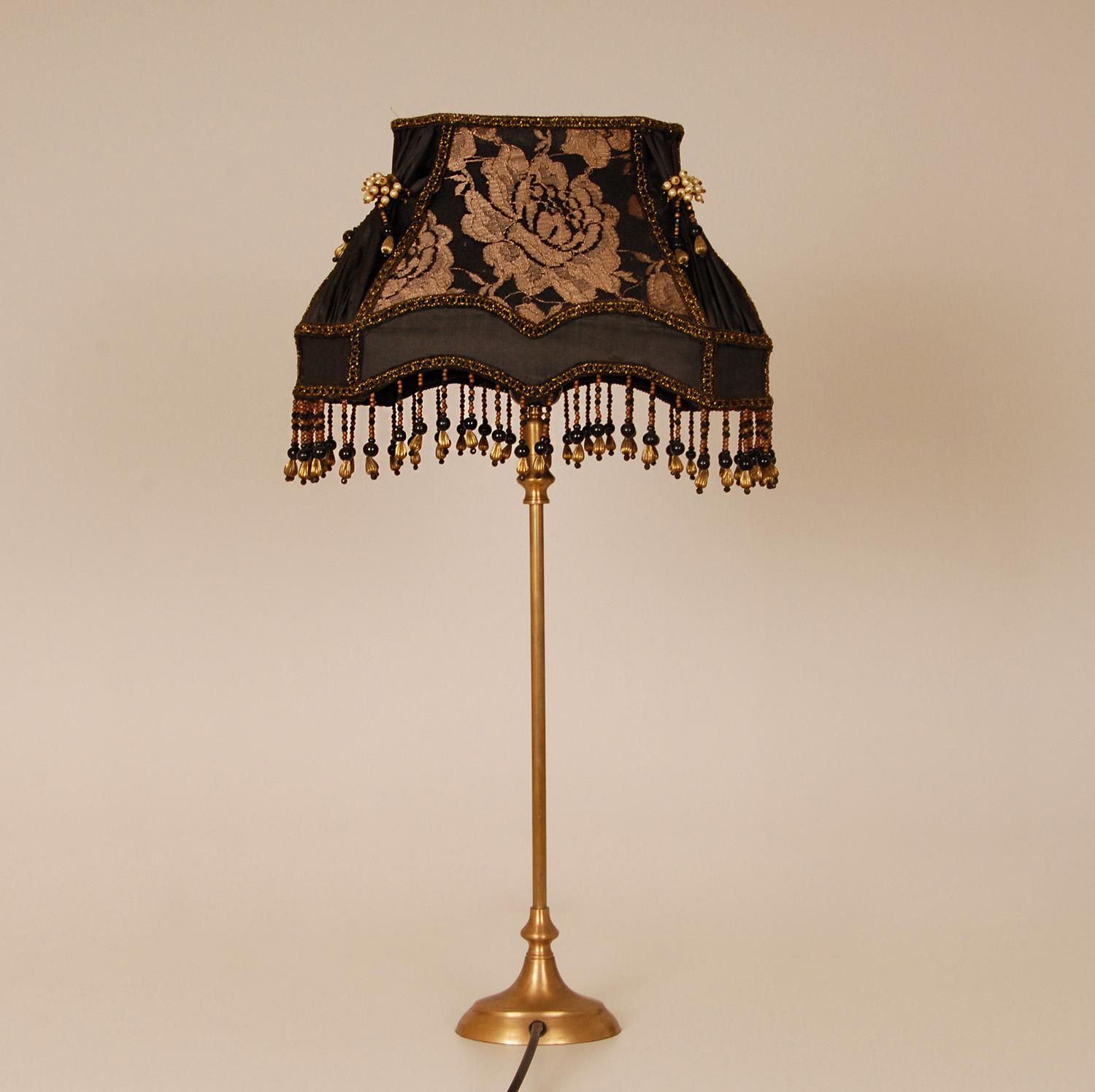 Vintage French Baroque Lamp Fringed Beaded 1970s Gold and Black For Sale 1