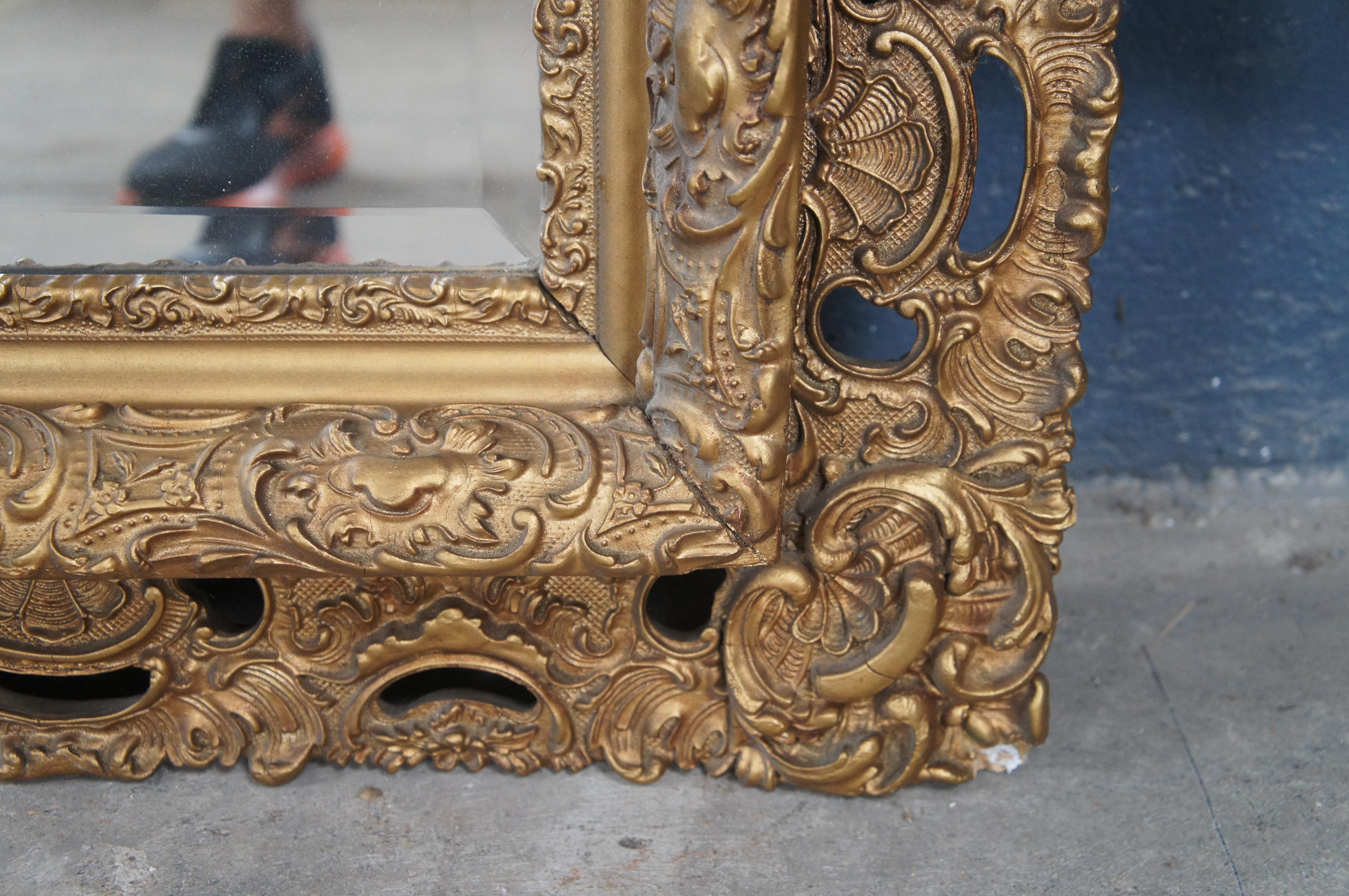 XX secolo Specchio d'epoca francese barocco rococò, dorato, con trafori d'acanto e smussato, 52