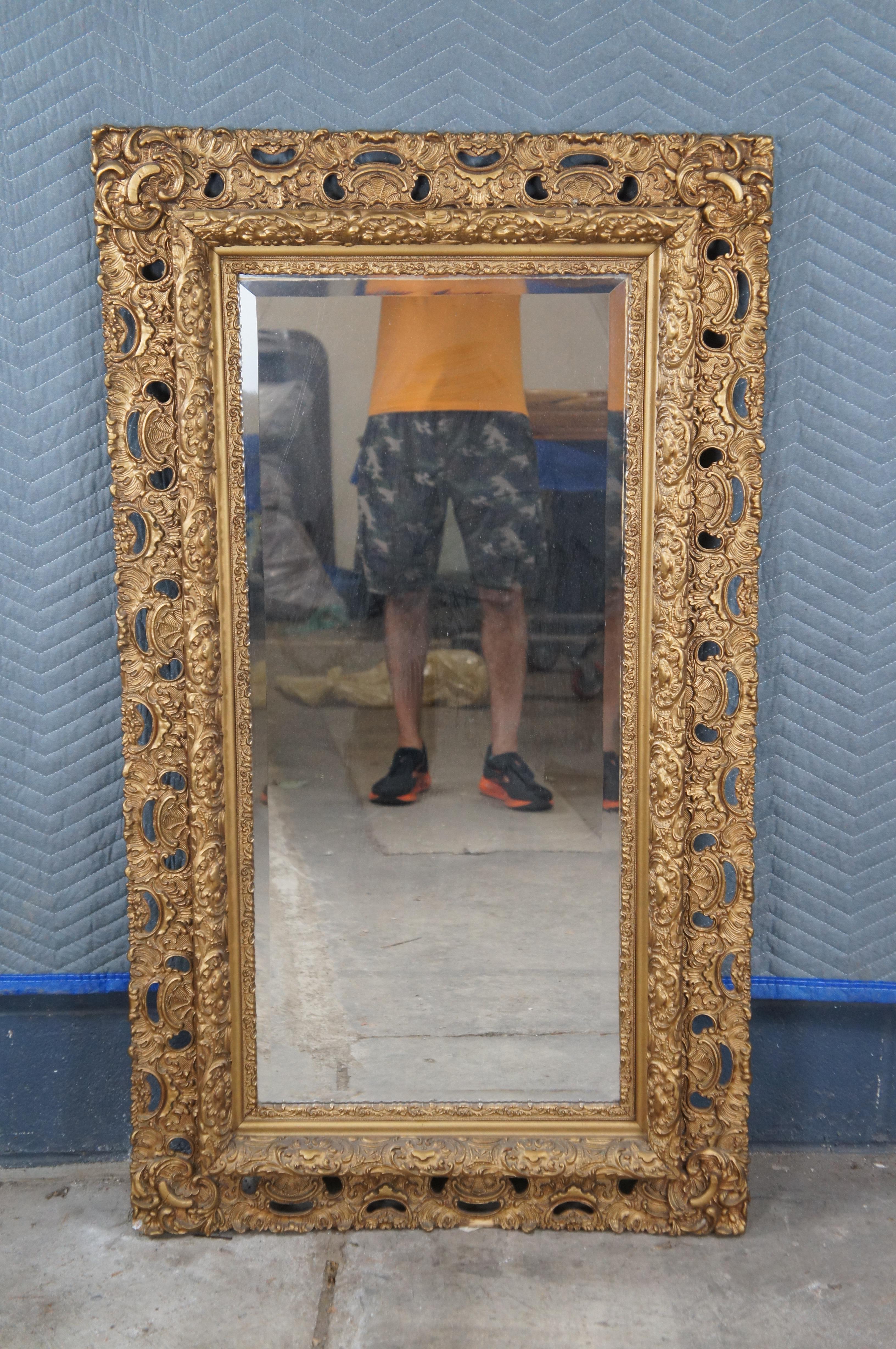 Specchio d'epoca francese barocco rococò, dorato, con trafori d'acanto e smussato, 52