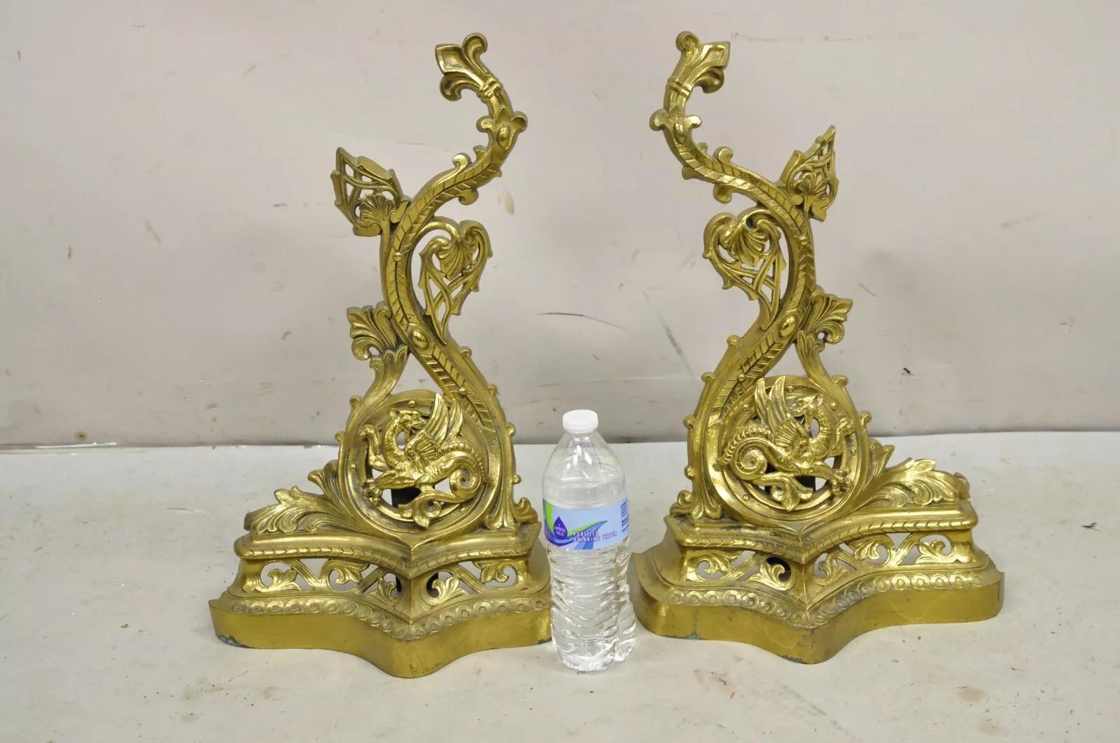 Androni figurativi in ottone in stile barocco francese d'epoca con draghi grifoni - Coppia in vendita 5