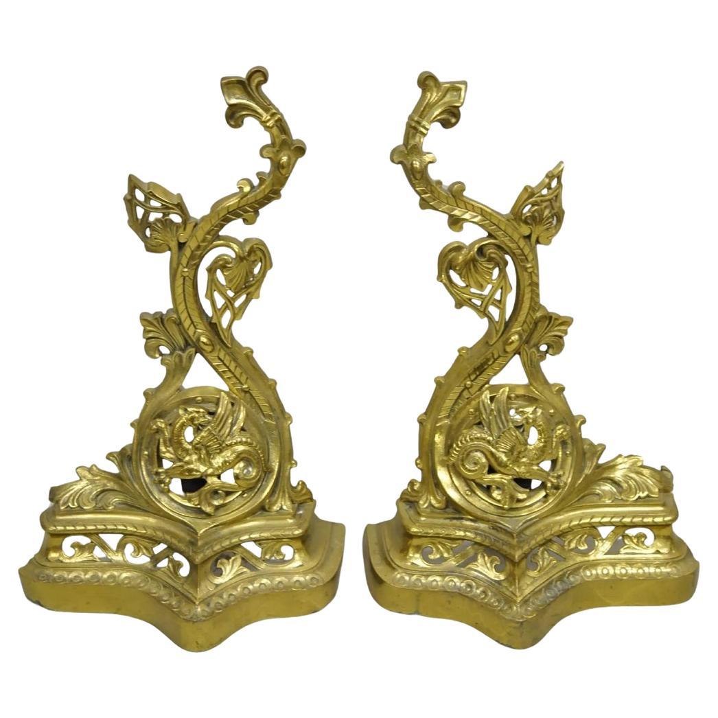 Vintage Französisch Barock Stil Messing Figural Andirons mit Drachen Greifen - Paar