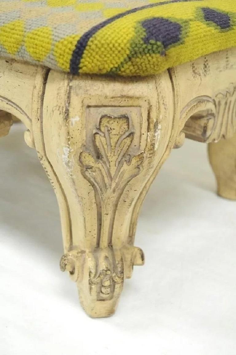 Vintage French Baroque Style Wooden Distress White Painted Footstool Ottoman In Good Condition For Sale In Philadelphia, PA