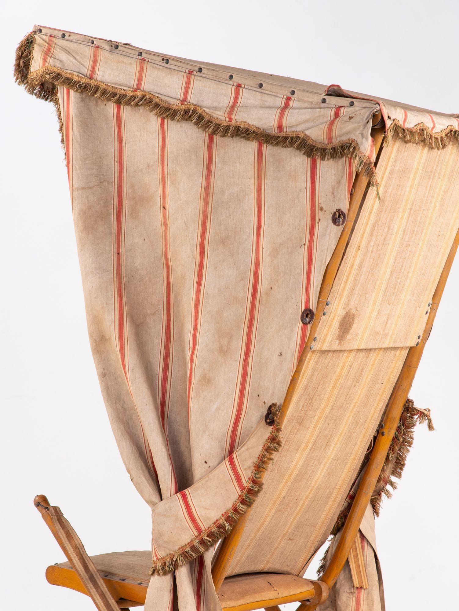 Vintage French Beach Chair with Canopy, Mid 20th C. For Sale 7