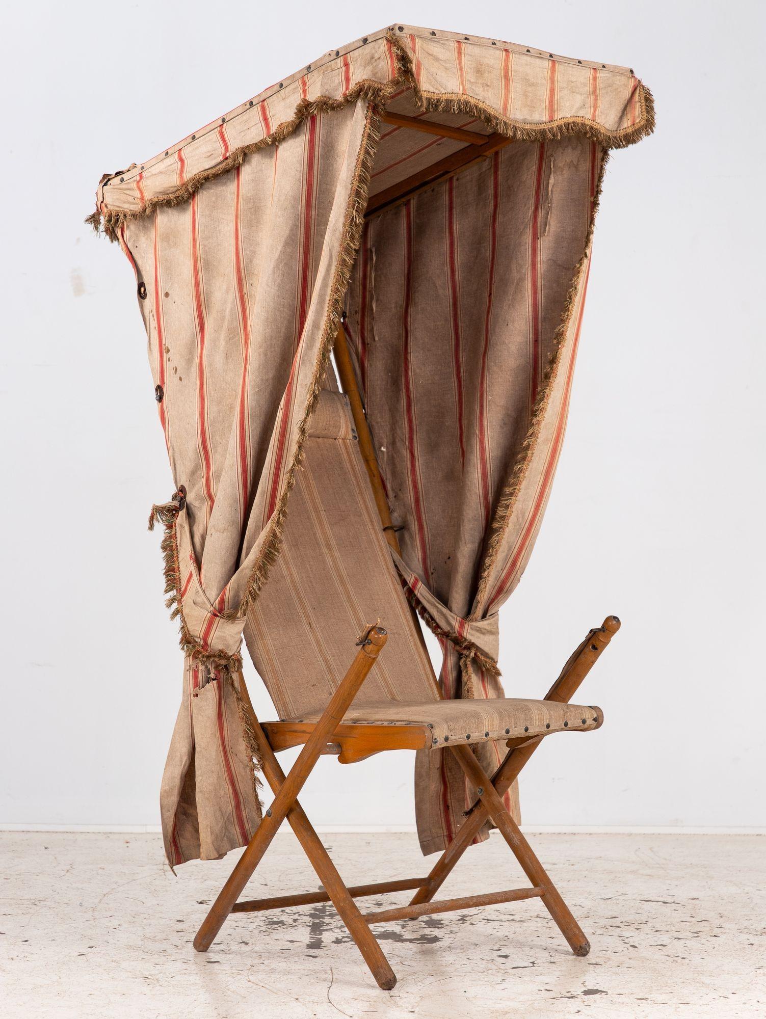 Vintage French Beach Chair with Canopy, Mid 20th C. In Fair Condition For Sale In South Salem, NY