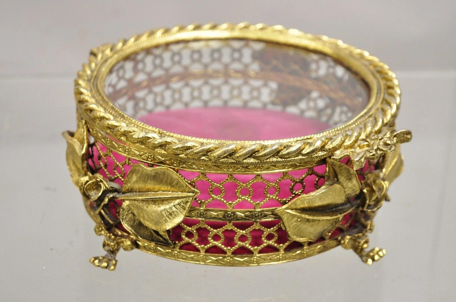 Vintage French Beveled Glass Gold Filigree Round Casket Jewelry Trinket Box In Good Condition For Sale In Philadelphia, PA