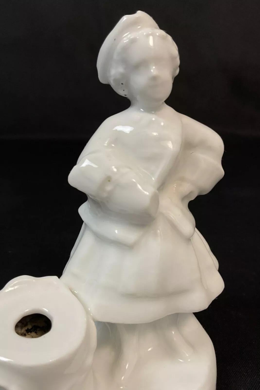 Francese Figurina e calamaio in porcellana di bisquit francese d'epoca, anni '70 - 2Y580 in vendita