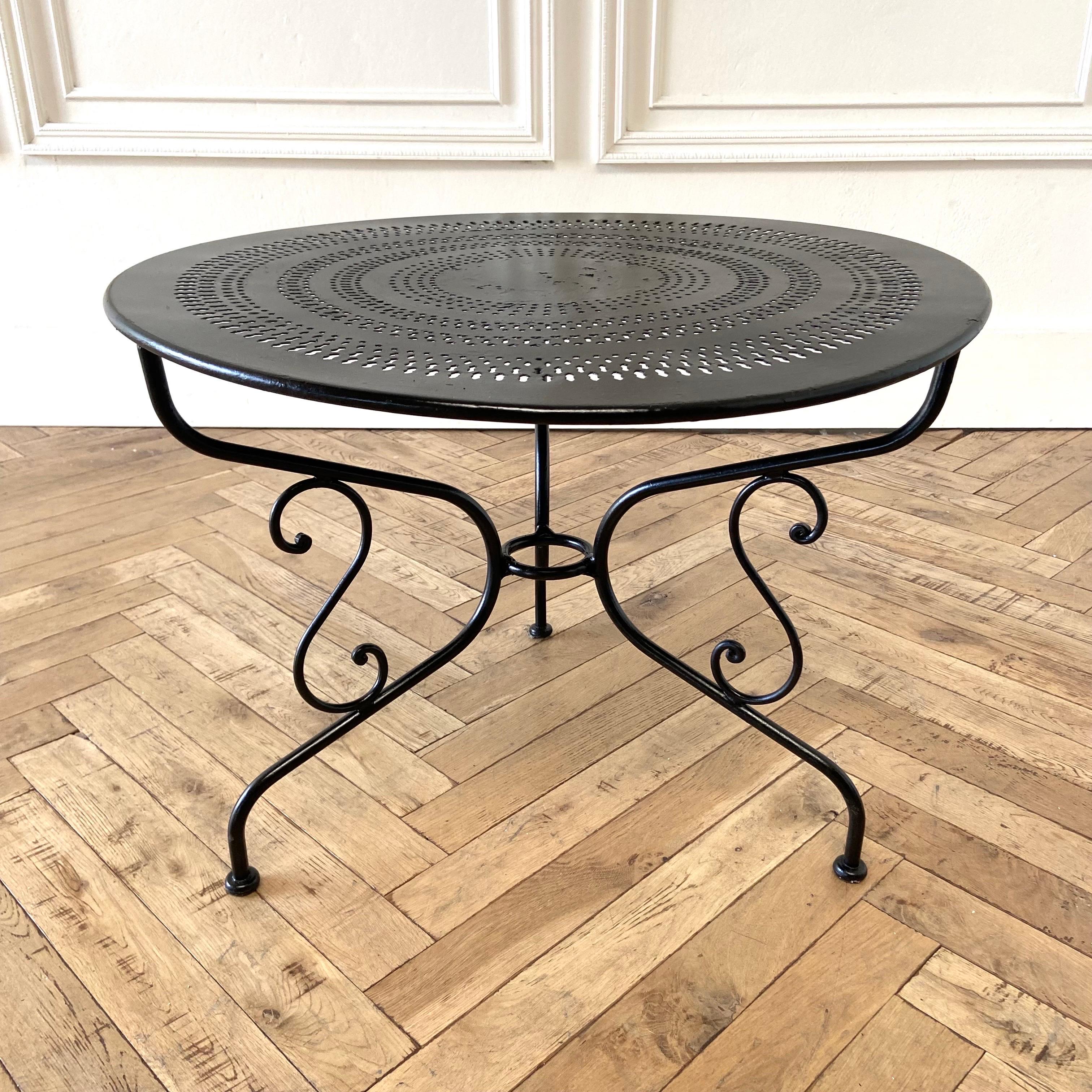 Iron Vintage French Black Metal Outdoor Side Table For Sale