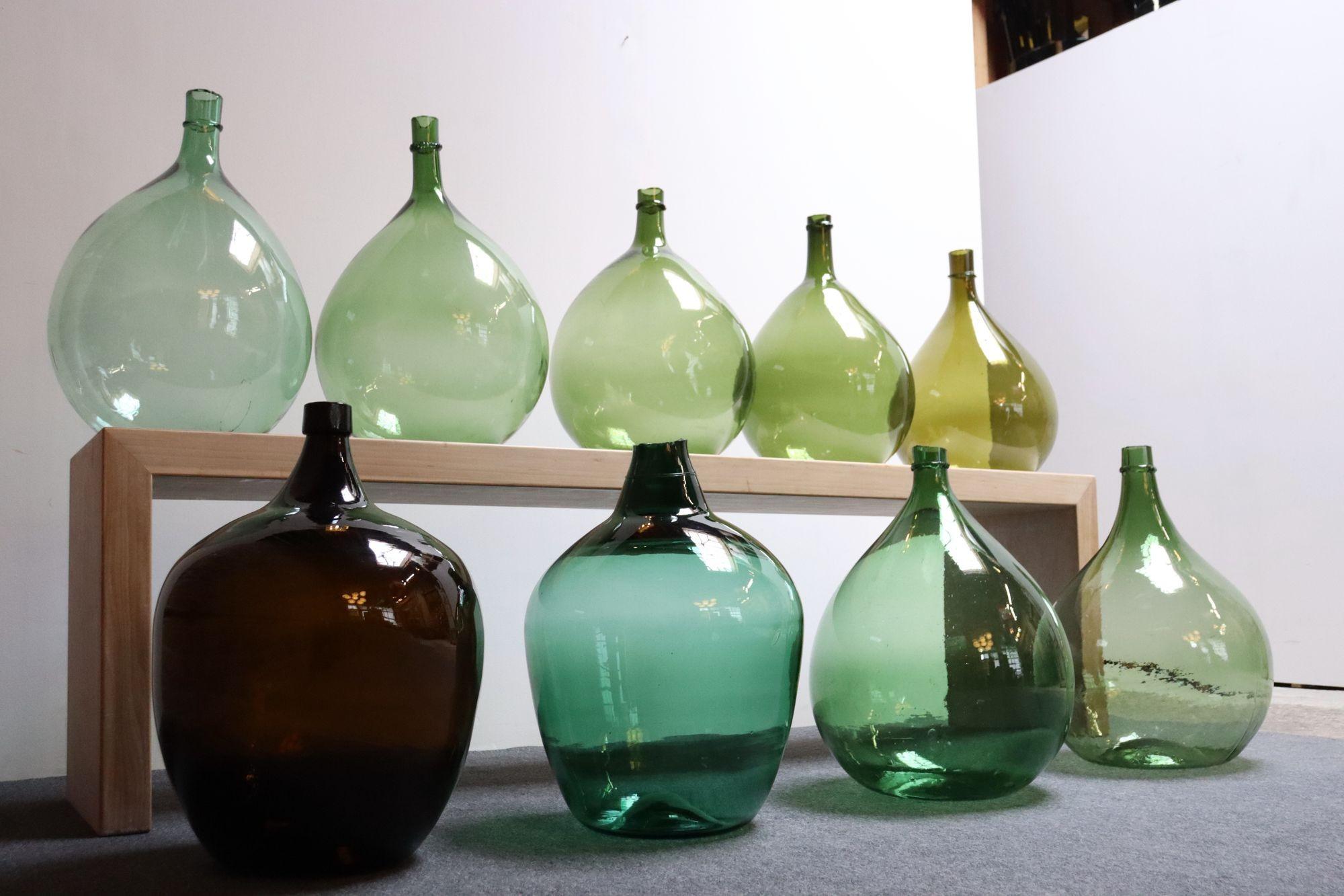 20ième siècle Vieux commode Demijohn à col large en verre soufflé français en vert sarcelle en vente