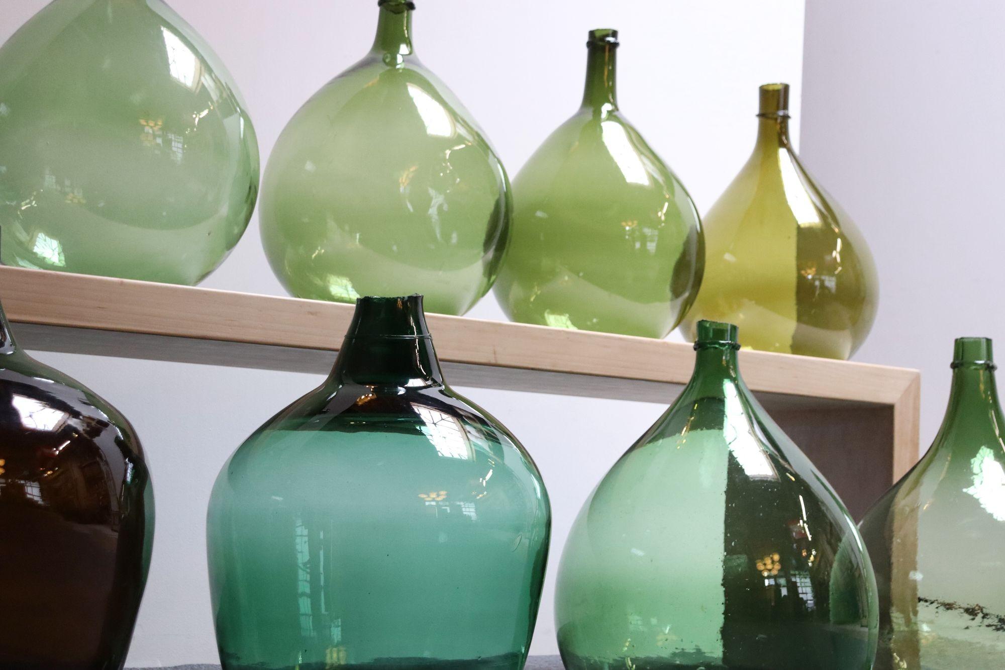 Vieux commode Demijohn à col large en verre soufflé français en vert sarcelle en vente 9