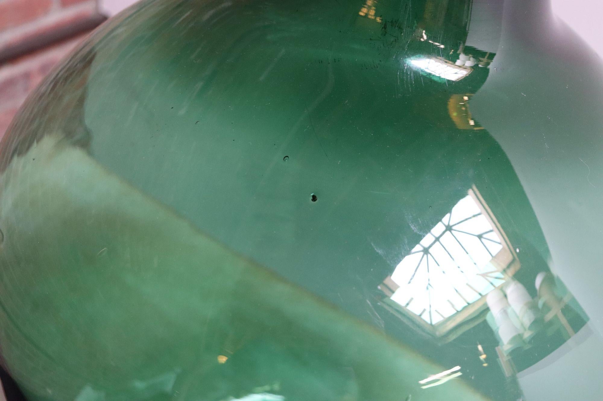 Verre brun Vieux commode Demijohn à col large en verre soufflé français en vert sarcelle en vente