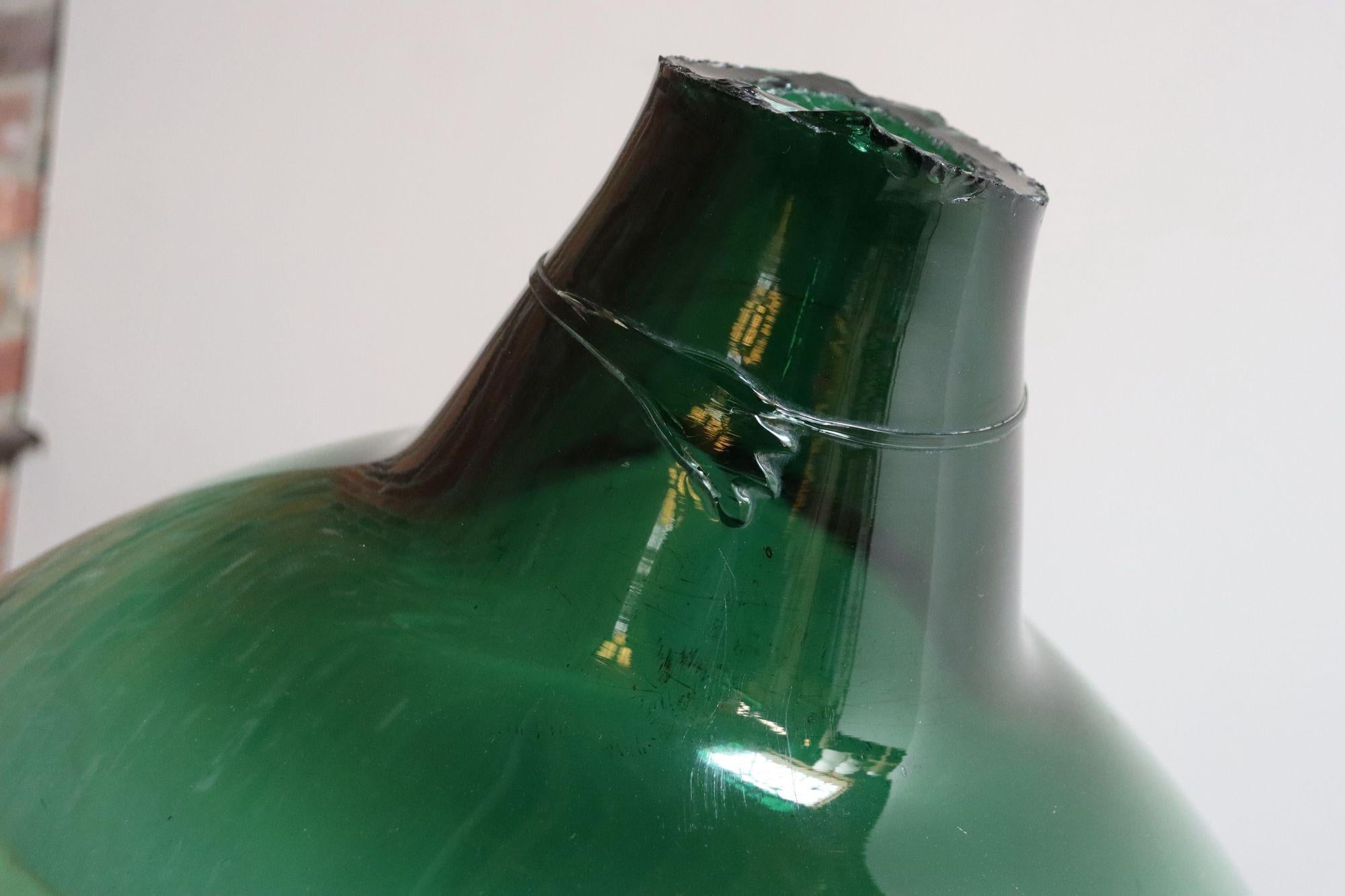 Vieux commode Demijohn à col large en verre soufflé français en vert sarcelle en vente 1