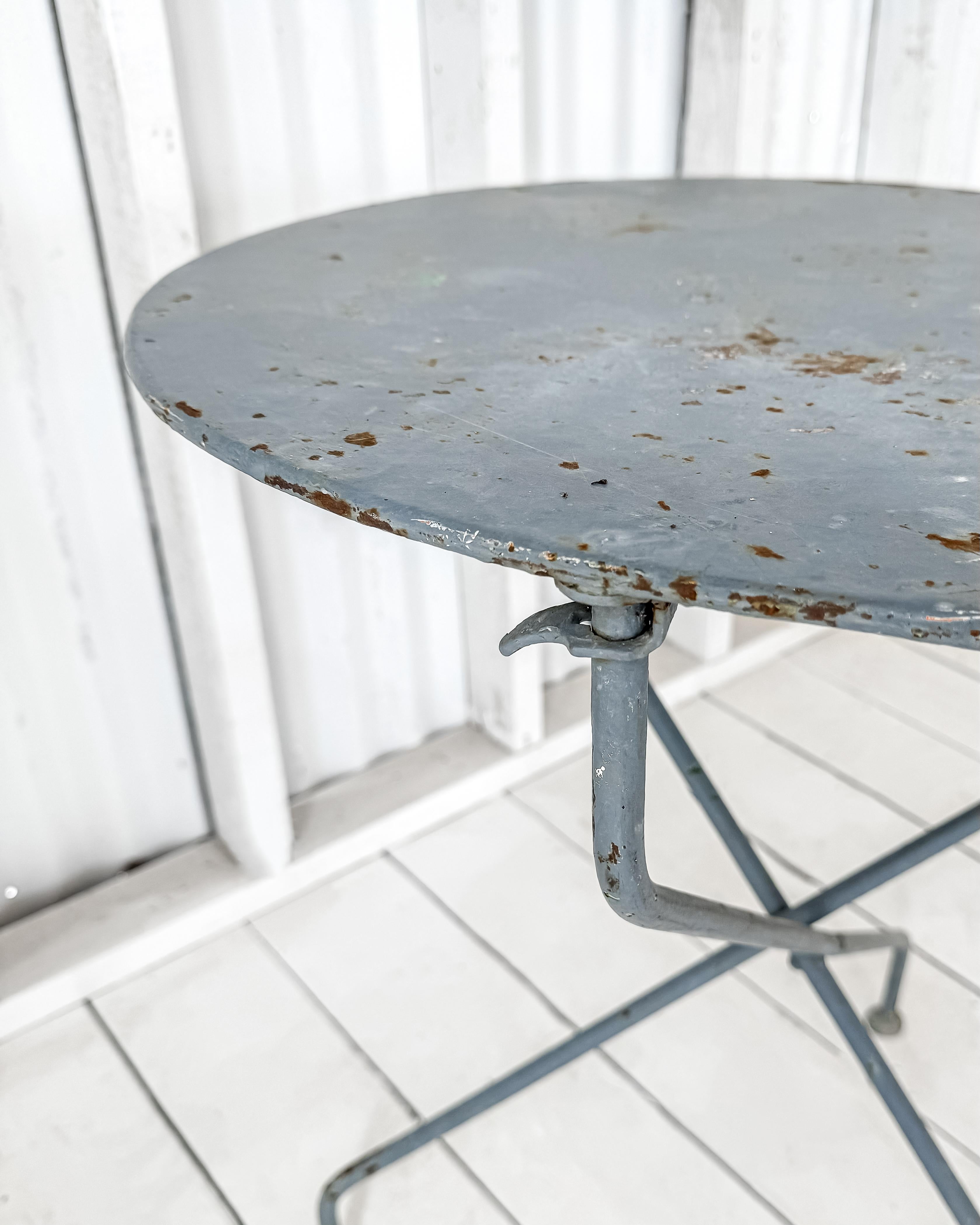 Vintage French Blue Metal Garden Table For Sale 1