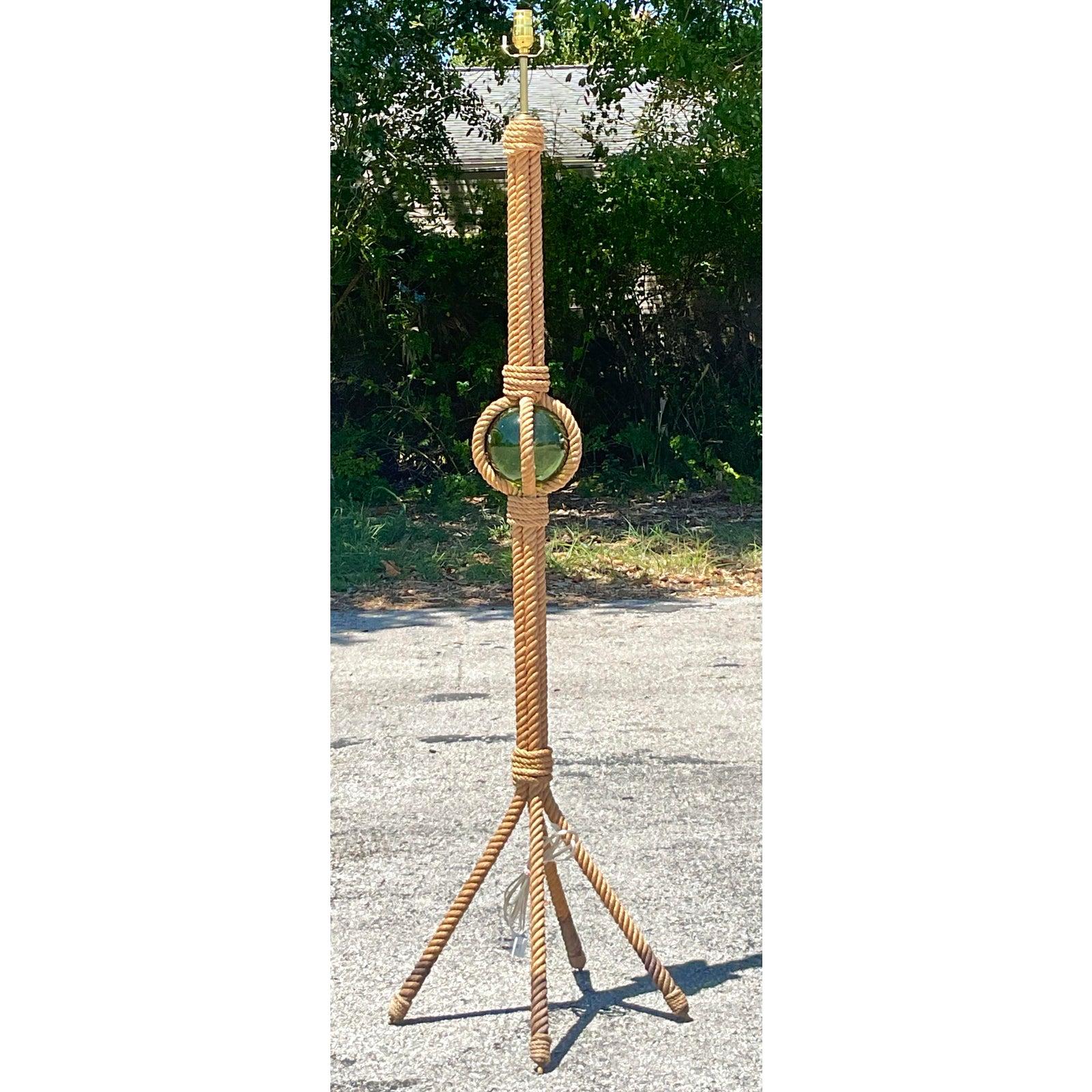Französische Boho-Stehleuchte aus Seil und Glaskugel nach Minet, Vintage (Metall) im Angebot