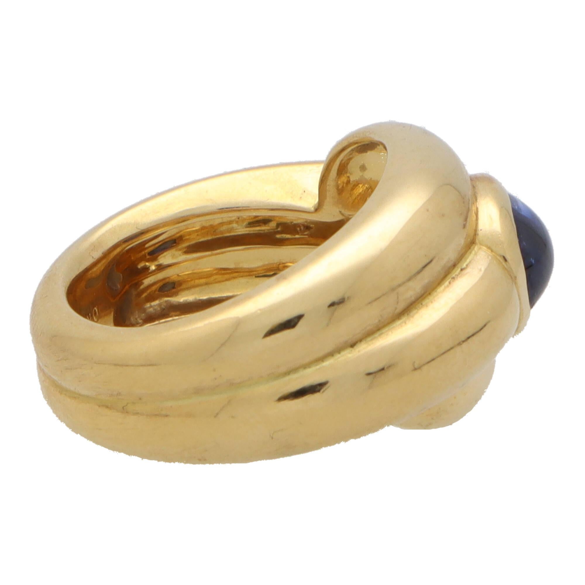 Vintage French Bombé Cabochon Sapphire Ring in 18k Gelbgold für Damen oder Herren im Angebot