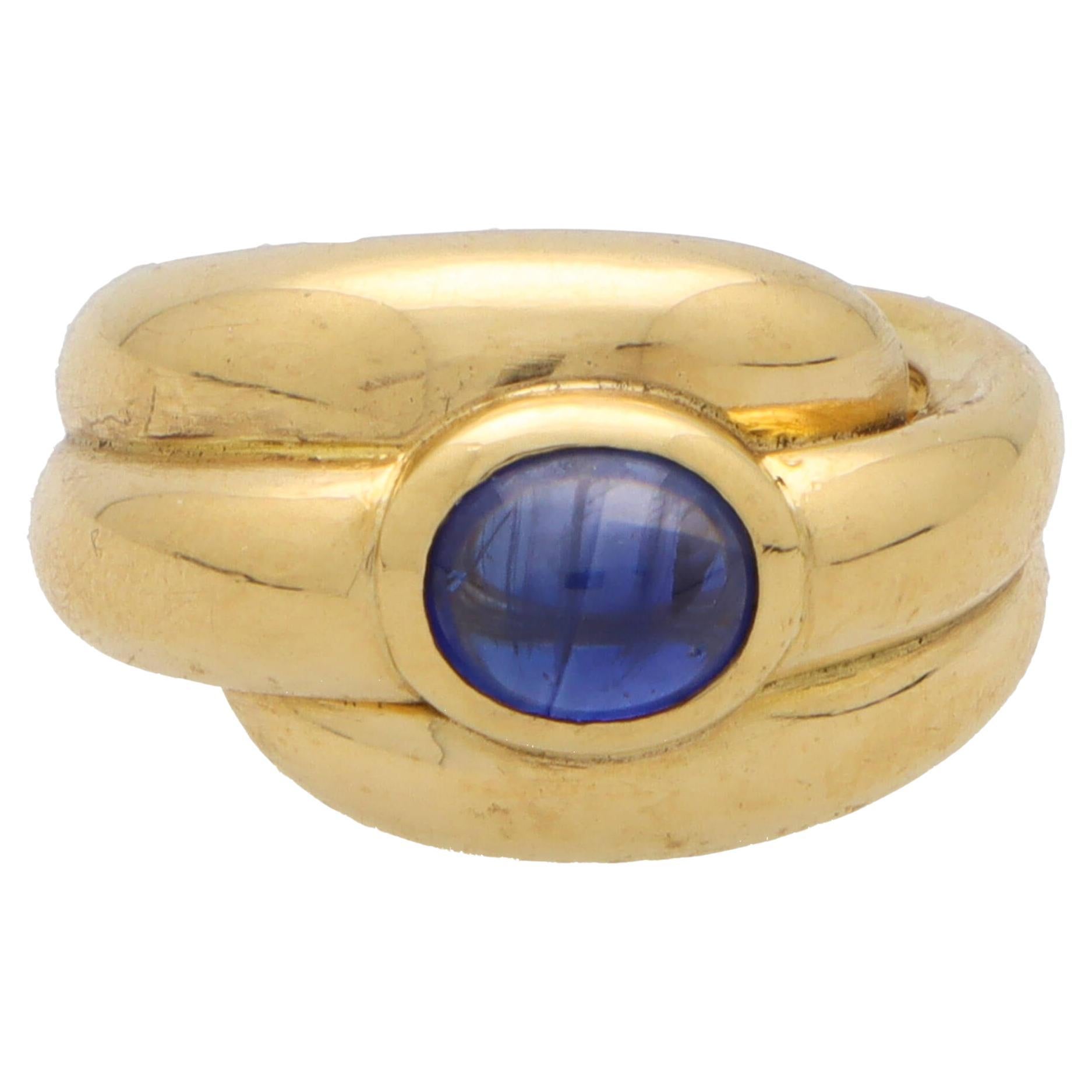 Vintage French Bombé Cabochon Sapphire Ring in 18k Yellow Gold For Sale