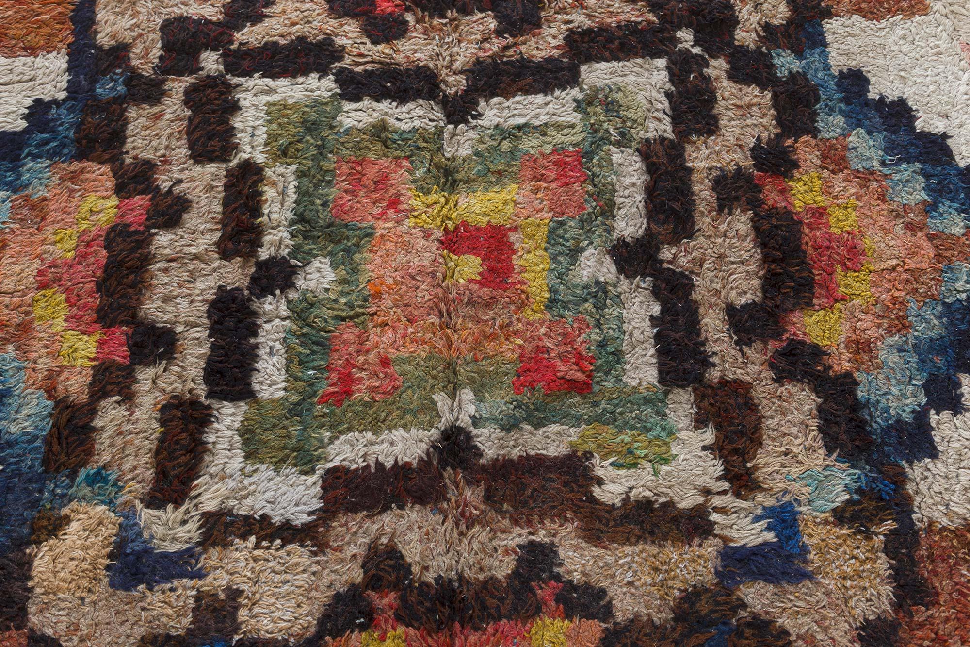 Vintage French Botanic Handmade Wool Rug
Size: 8'8