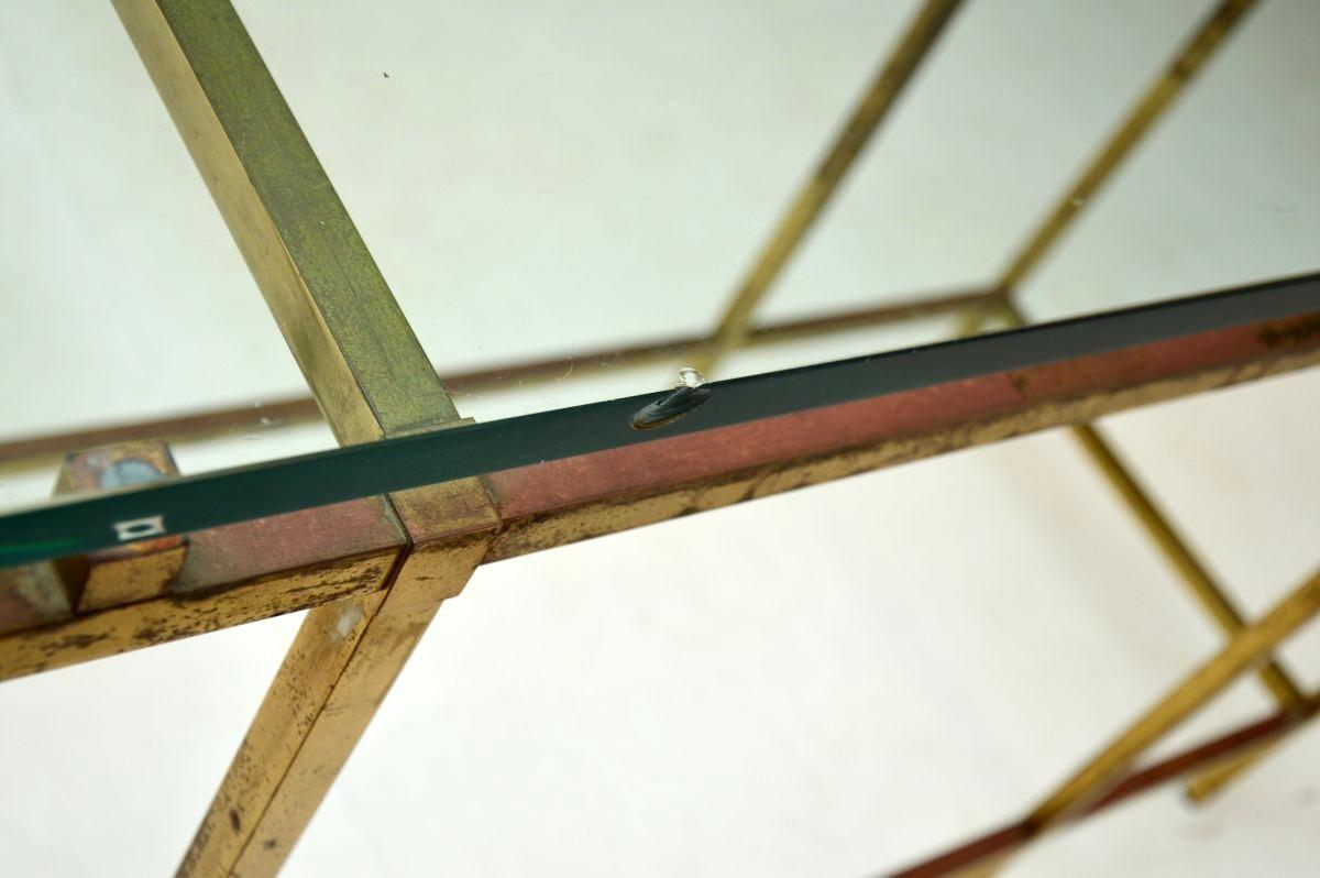 Laiton Table console française vintage en laiton et verre en vente