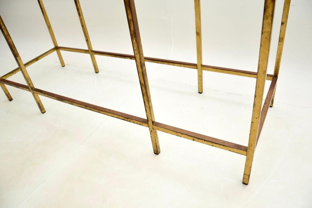 Table console française vintage en laiton et verre en vente 2