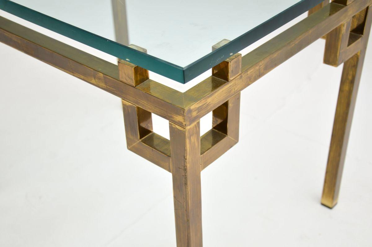 Laiton Table d'appoint vintage en laiton et verre en vente