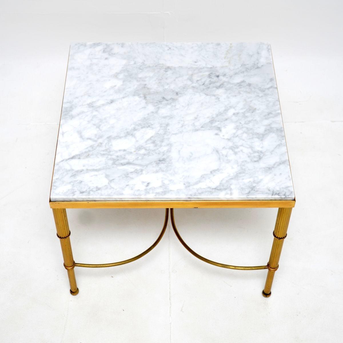 Vintage French Brass and Marble Coffee / Side Table mediados del siglo XX en venta
