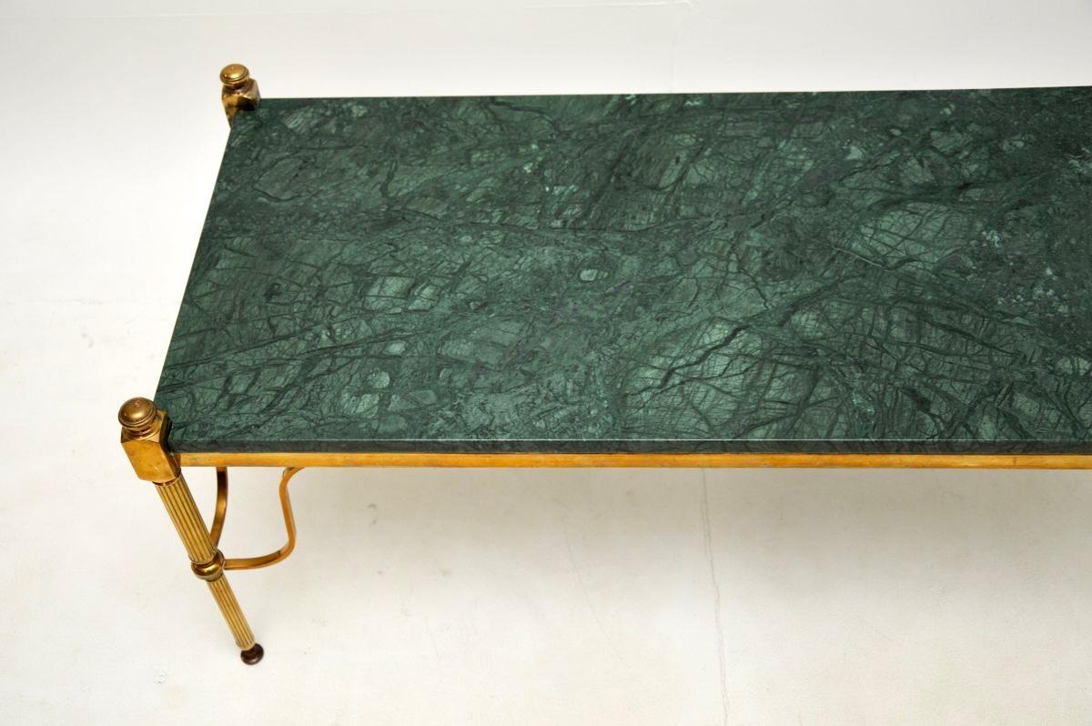 Table basse vintage en laiton et marbre Bon état - En vente à London, GB