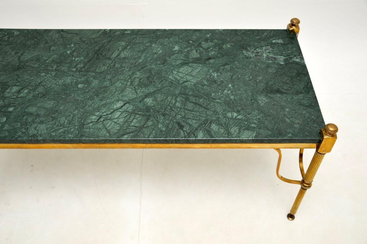 Milieu du XXe siècle Table basse vintage en laiton et marbre en vente