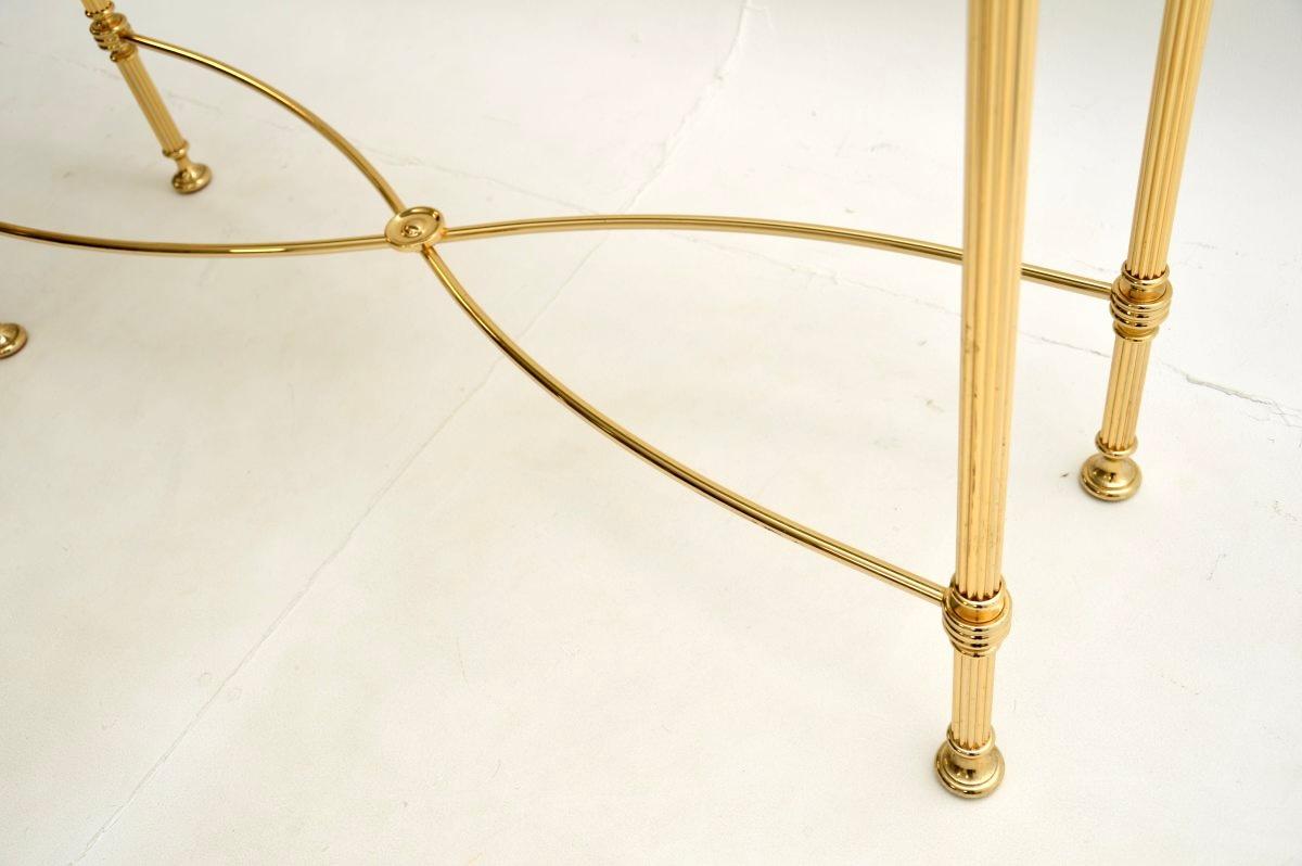 Tavolo consolle francese d'epoca in ottone e marmo in vendita 3