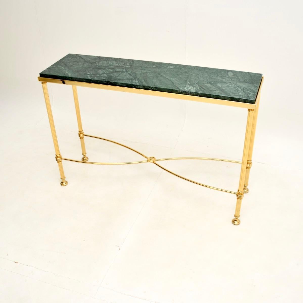 Mid-Century moderno Tavolo consolle francese d'epoca in ottone e marmo in vendita