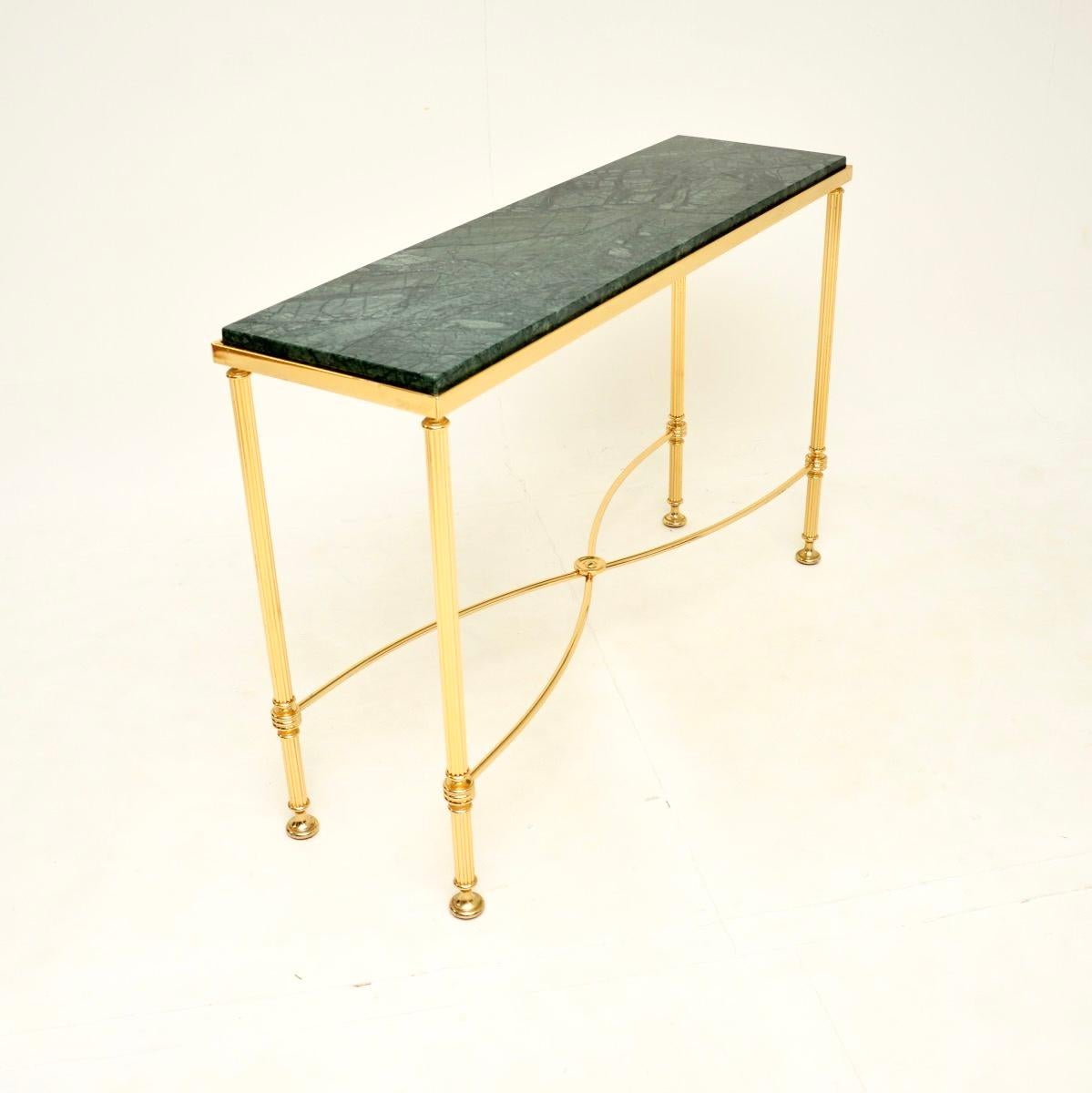 Francese Tavolo consolle francese d'epoca in ottone e marmo in vendita