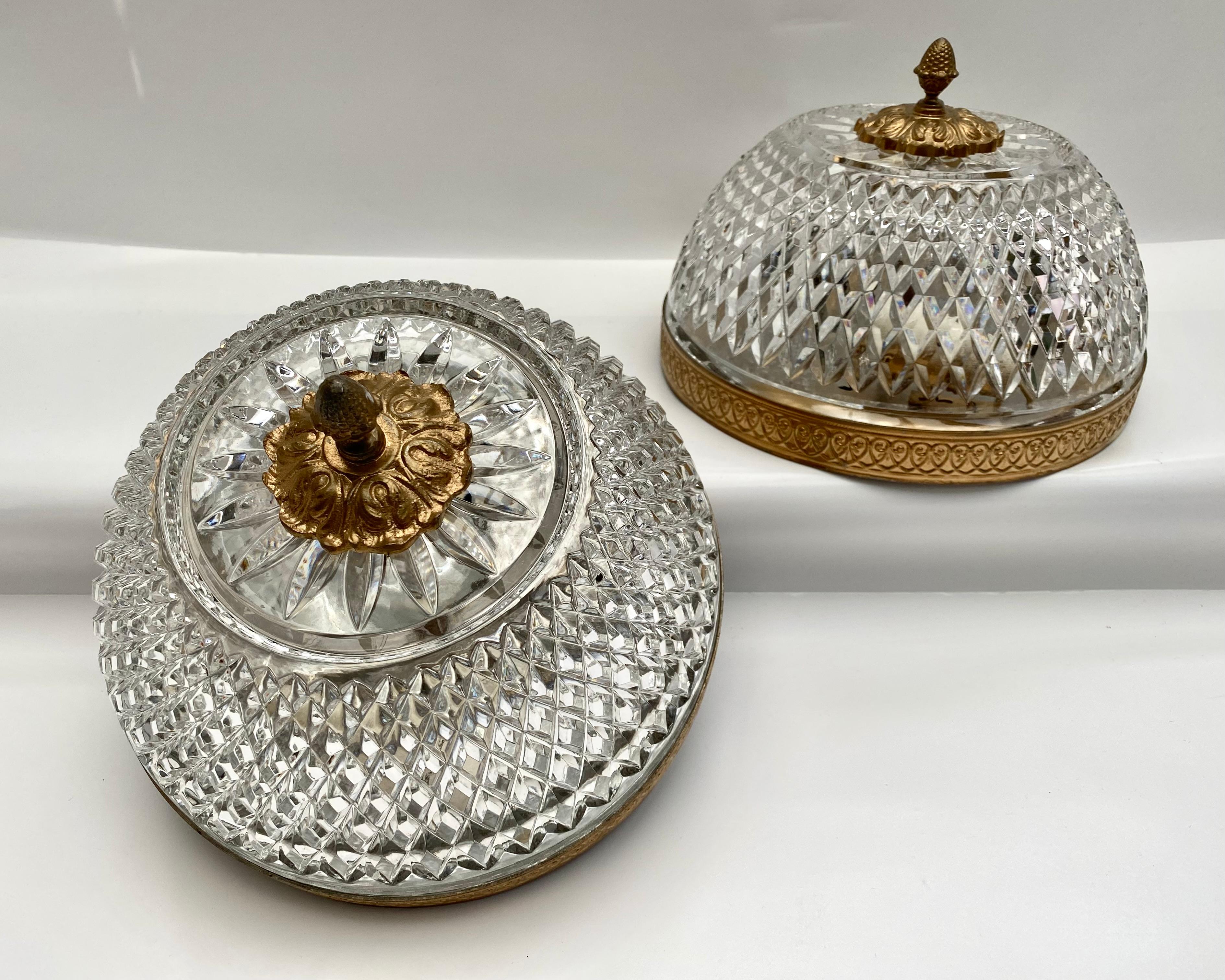 Plafones franceses vintage de latón y cristal años 60, Francia, set 2 Francés en venta