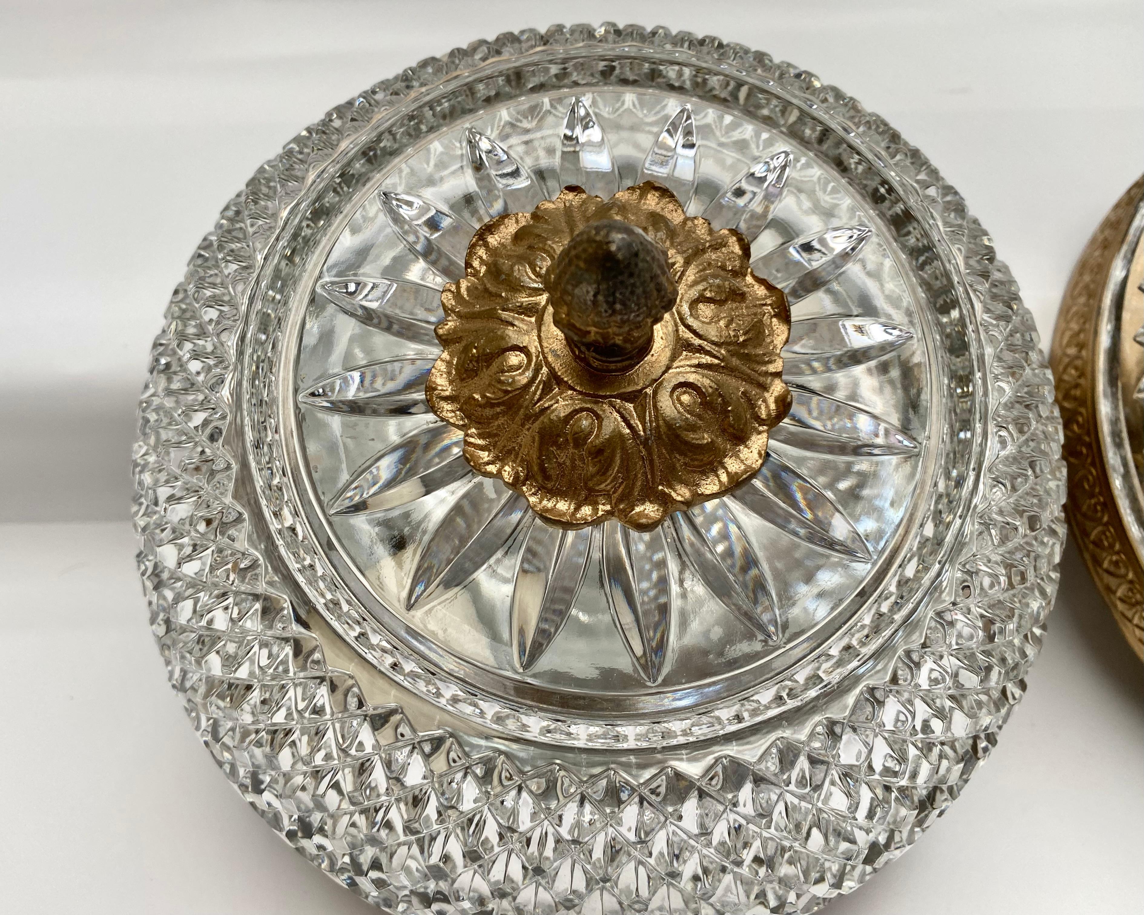 Plafones franceses vintage de latón y cristal años 60, Francia, set 2 mediados del siglo XX en venta