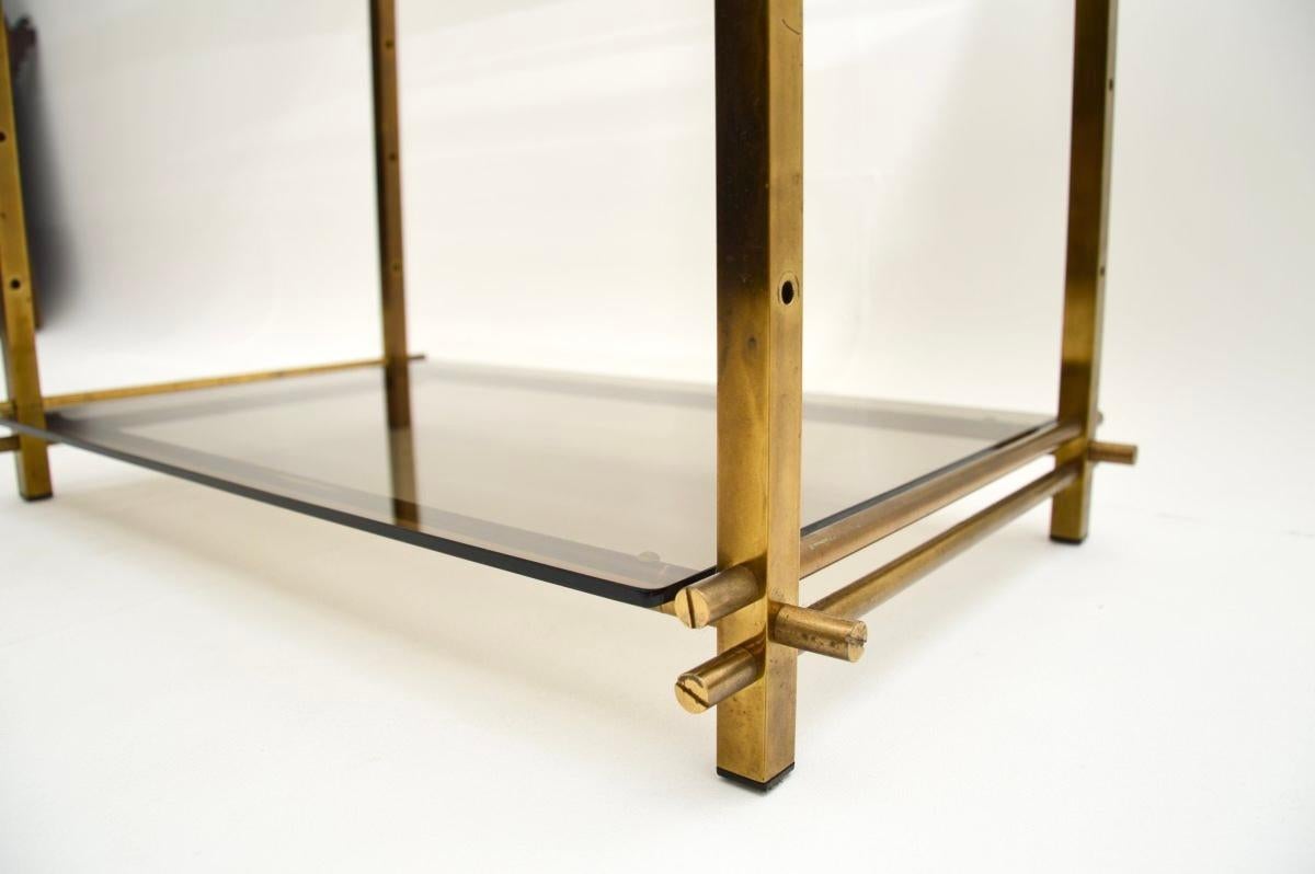 Vitrine à Etagere en laiton français vintage en vente 3