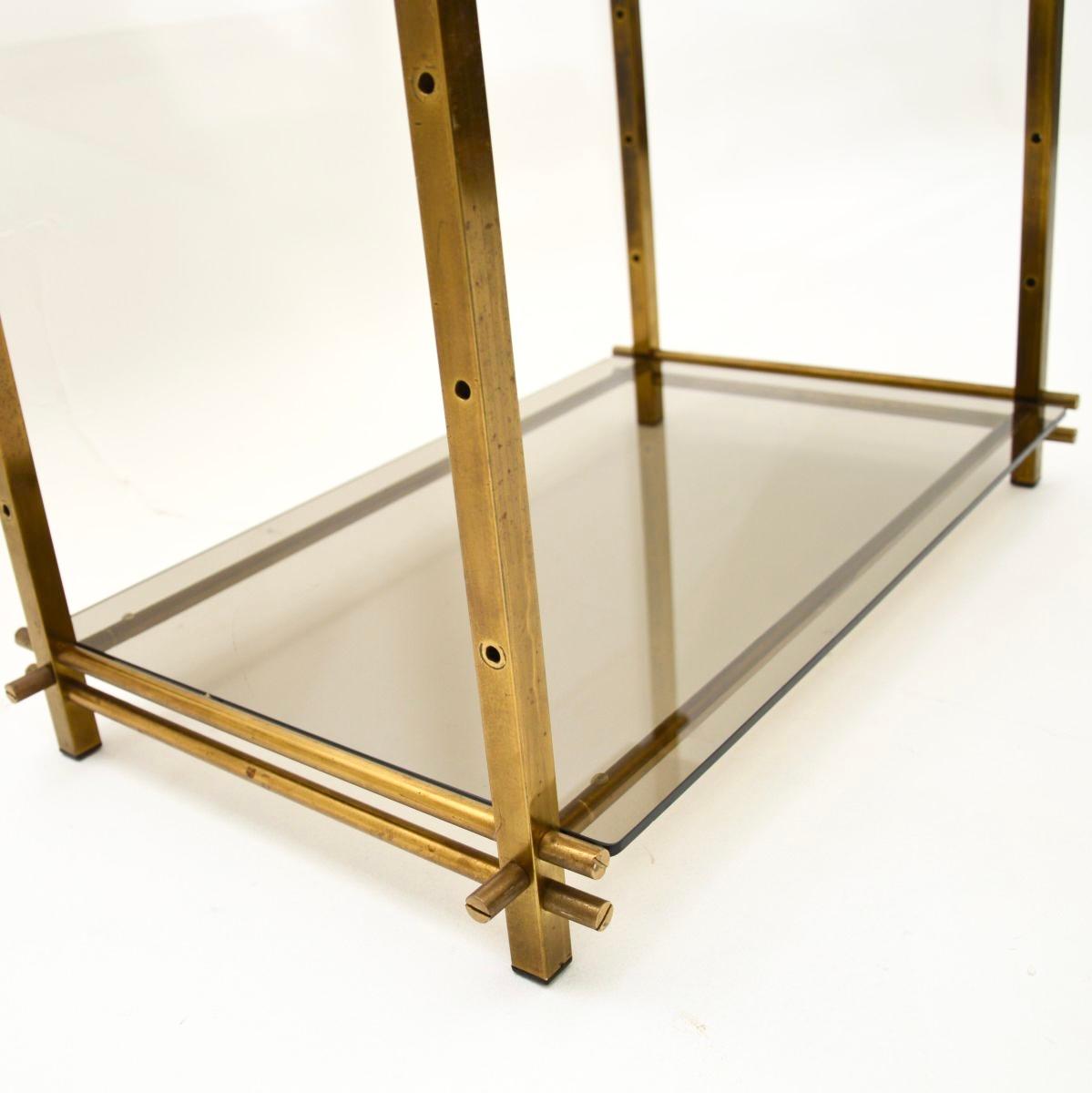 Vitrine à Etagere en laiton français vintage en vente 2
