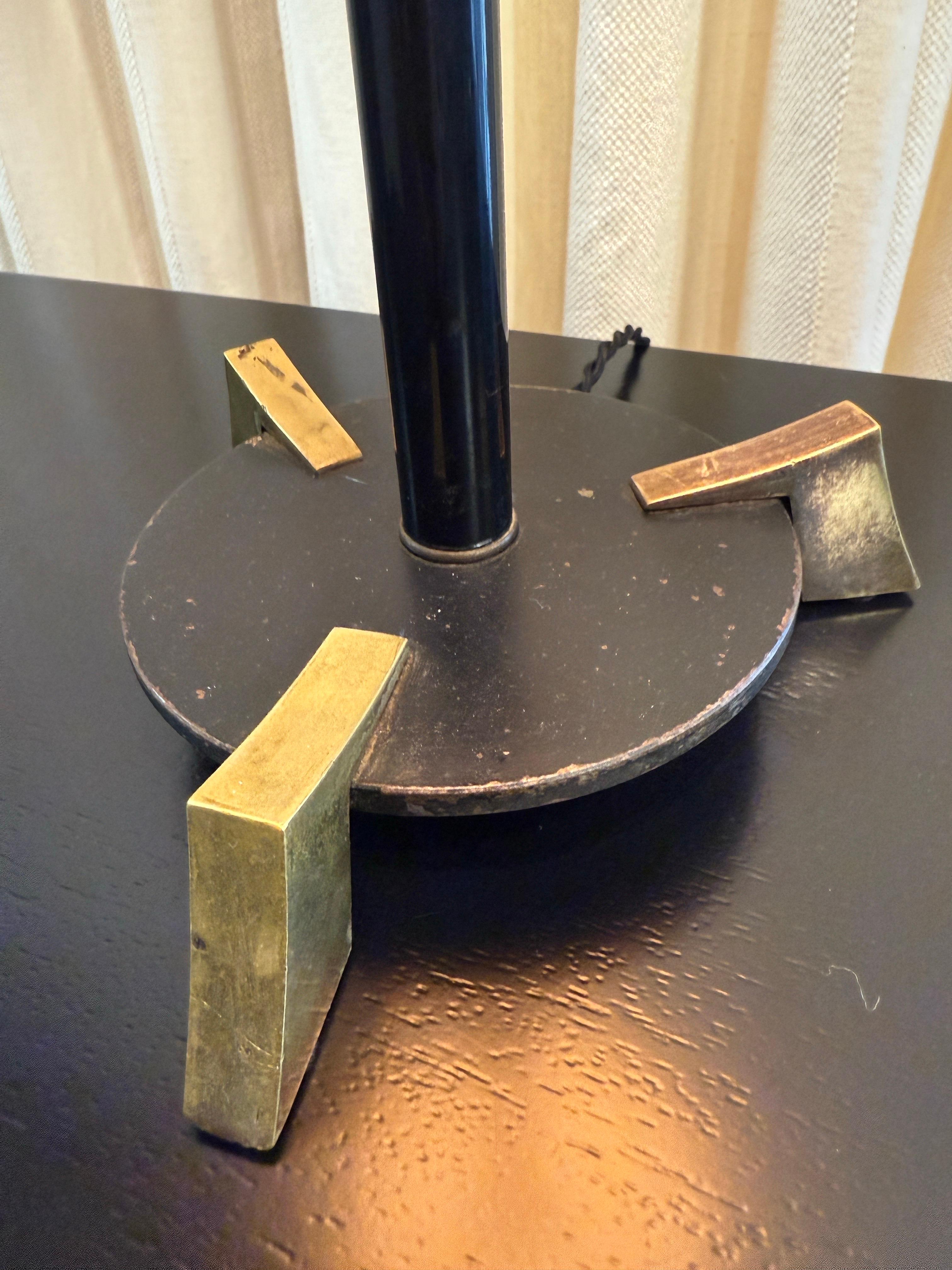 Lampe de bureau française vintage en laiton et métal de style boudoir Bon état - En vente à North Miami, FL