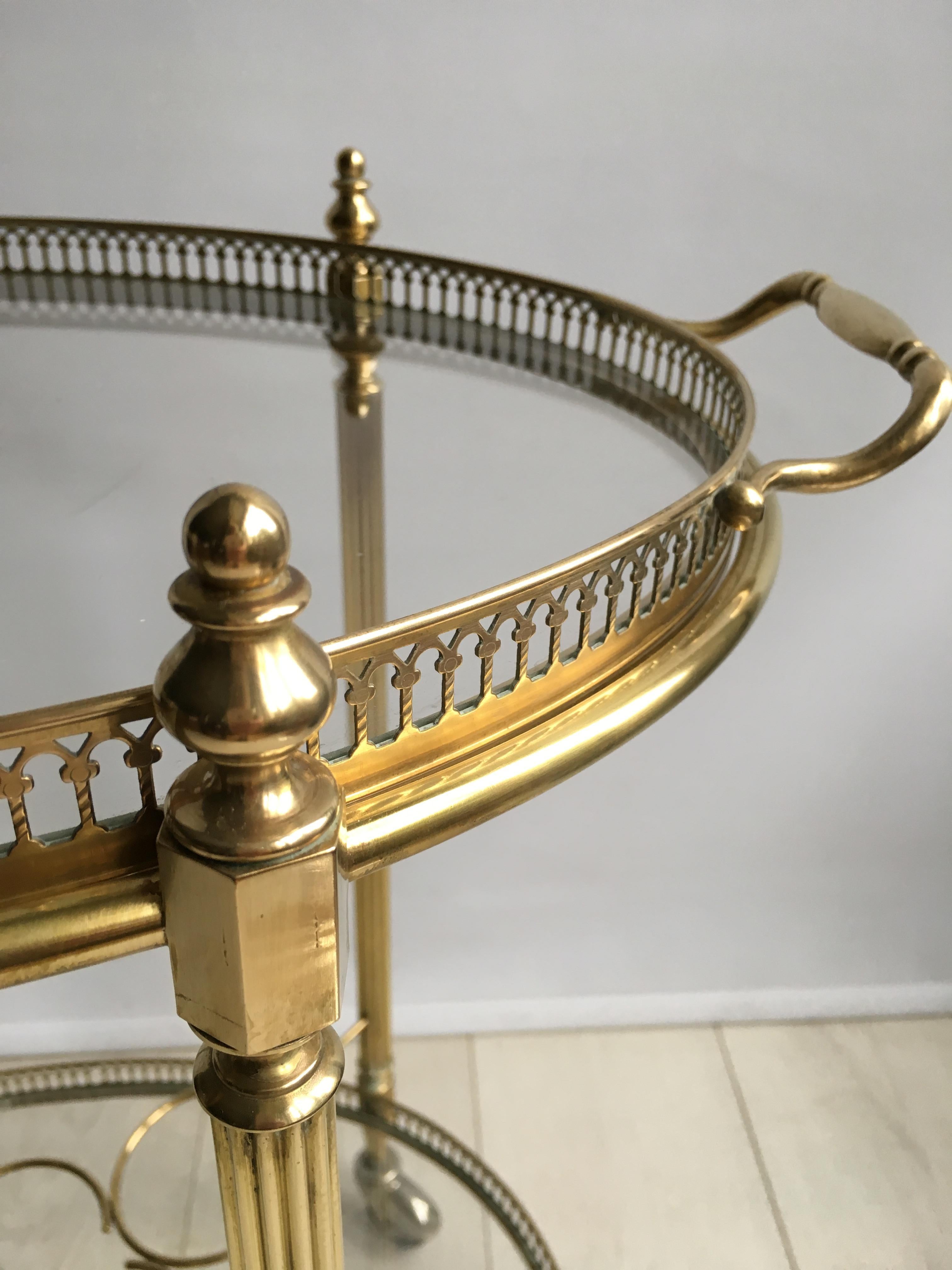 Vintage French Brass Oval Drinks Trolley or Bar Cart In Good Condition In Copthorne, GB