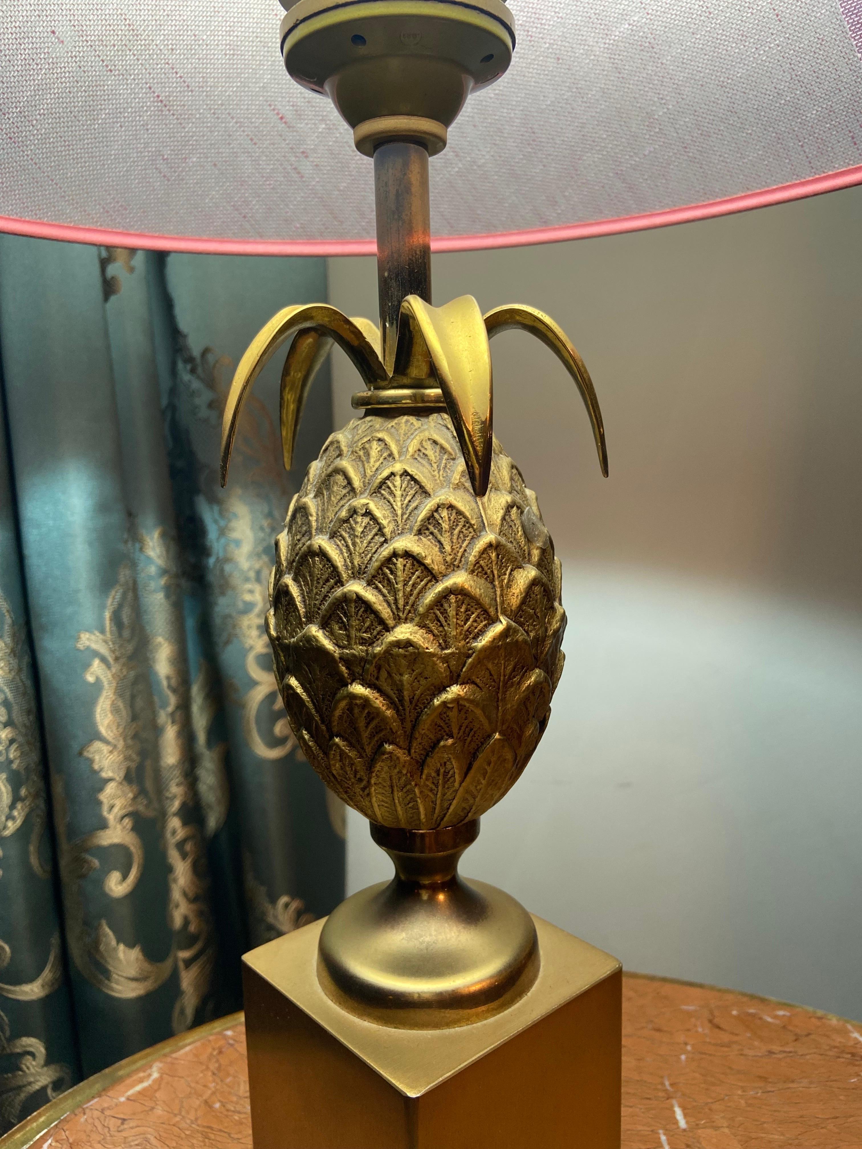 Vintage French Brass Pineapple Table Lamp by Maison Le Dauphin Without Shade For Sale 8