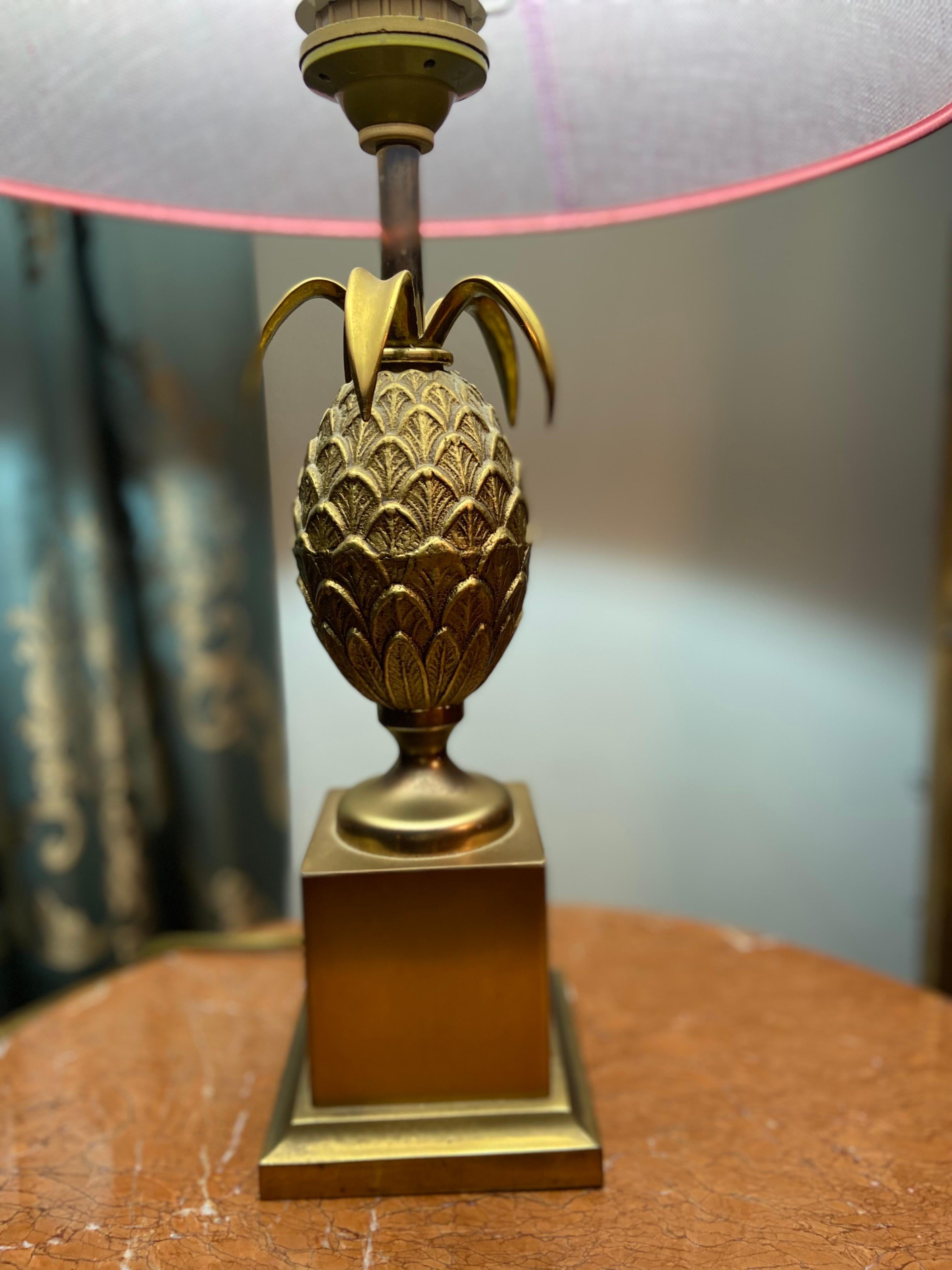 Vintage French Brass Pineapple Table Lamp by Maison Le Dauphin Without Shade For Sale 3