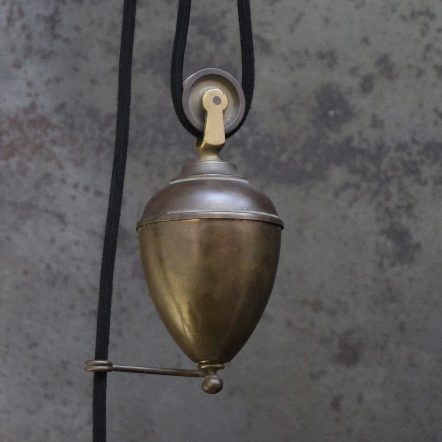 Vintage French Brass Pulley pendant lamp In Good Condition For Sale In Amsterdam, NL