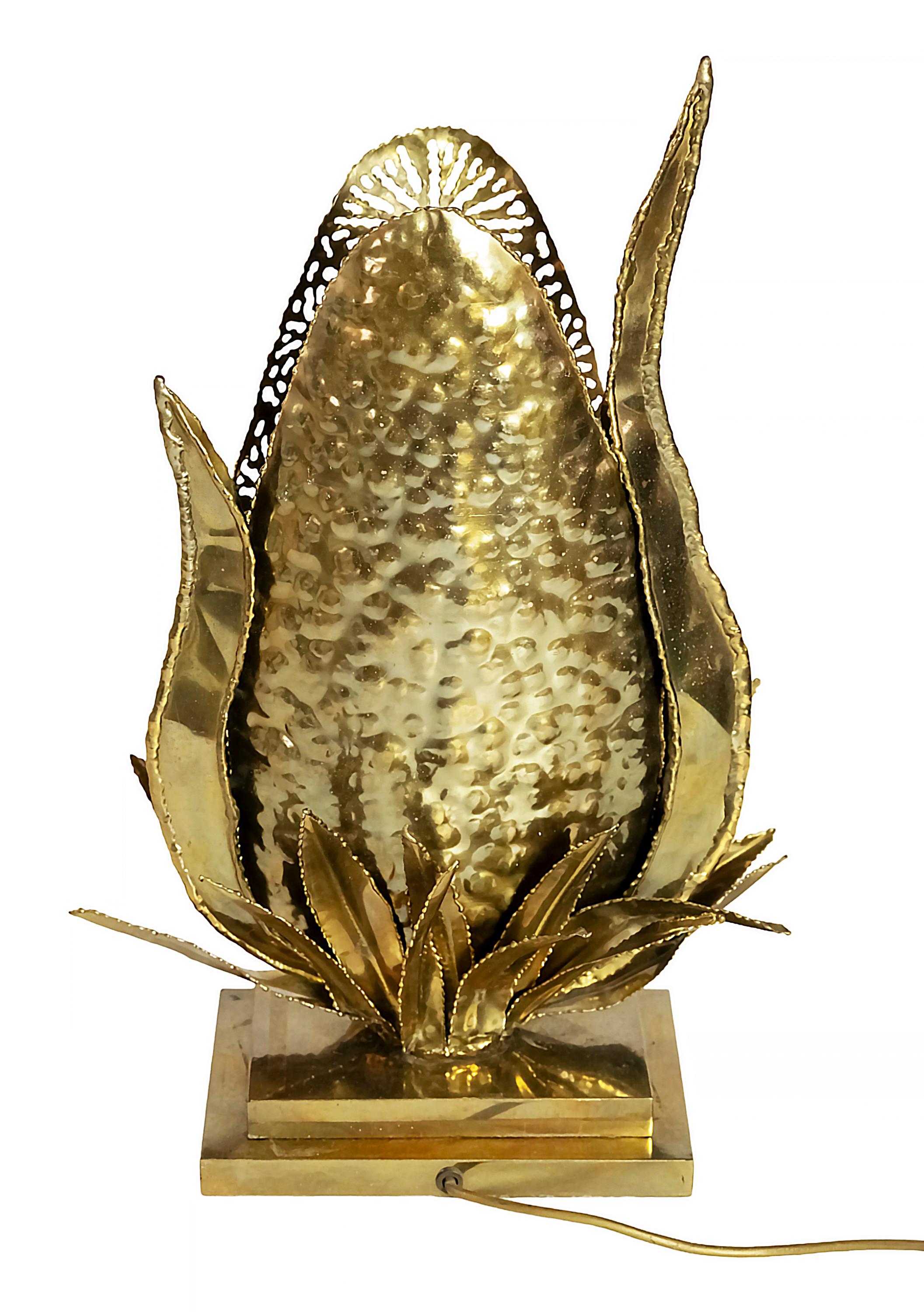 Vintage French Brass Table Lamp with Floral Decor created by Henri Fernandez In Good Condition For Sale In Vilnius, LT