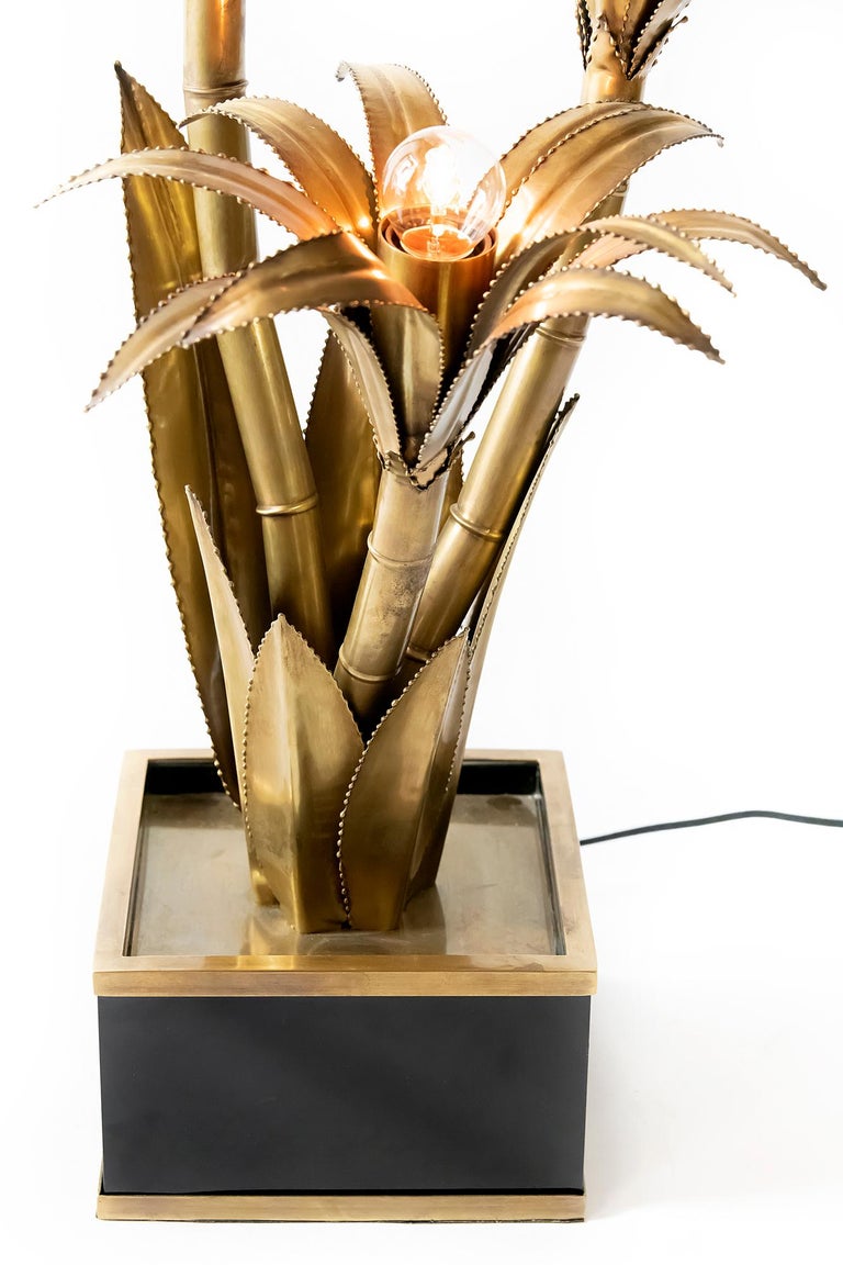 20th Century Vintage French Brass Table Lamp with Palm Figures by Maison Jansen For Sale